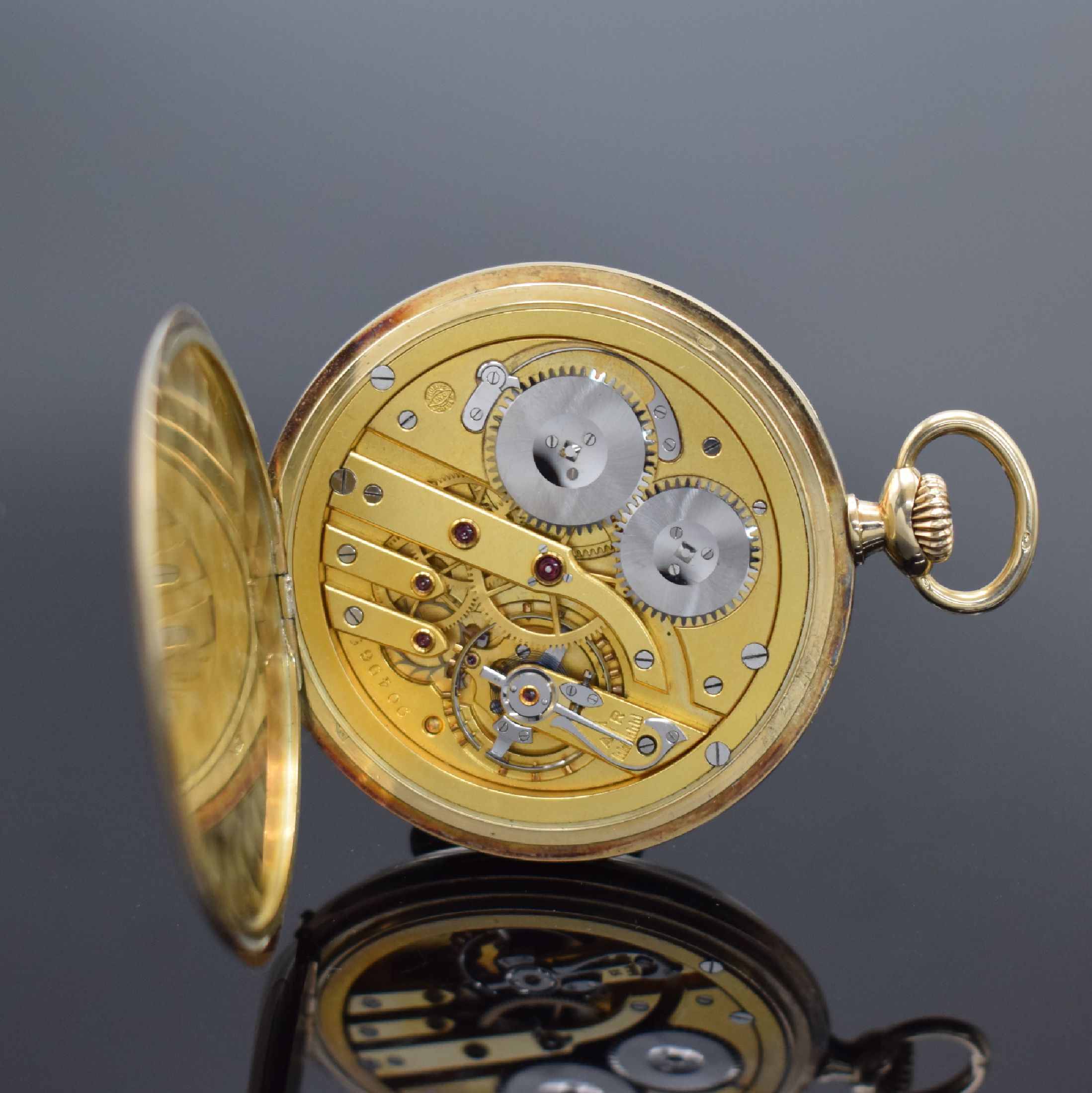 Detail e: IWC offene Taschenuhr in GG 585/000, Schweiz um 1930, glattes Geh., Scharnierboden, verg. Zifferbl. m. Breguetzahlen l. fl., kl. Sek. bei 6, gebl. ...