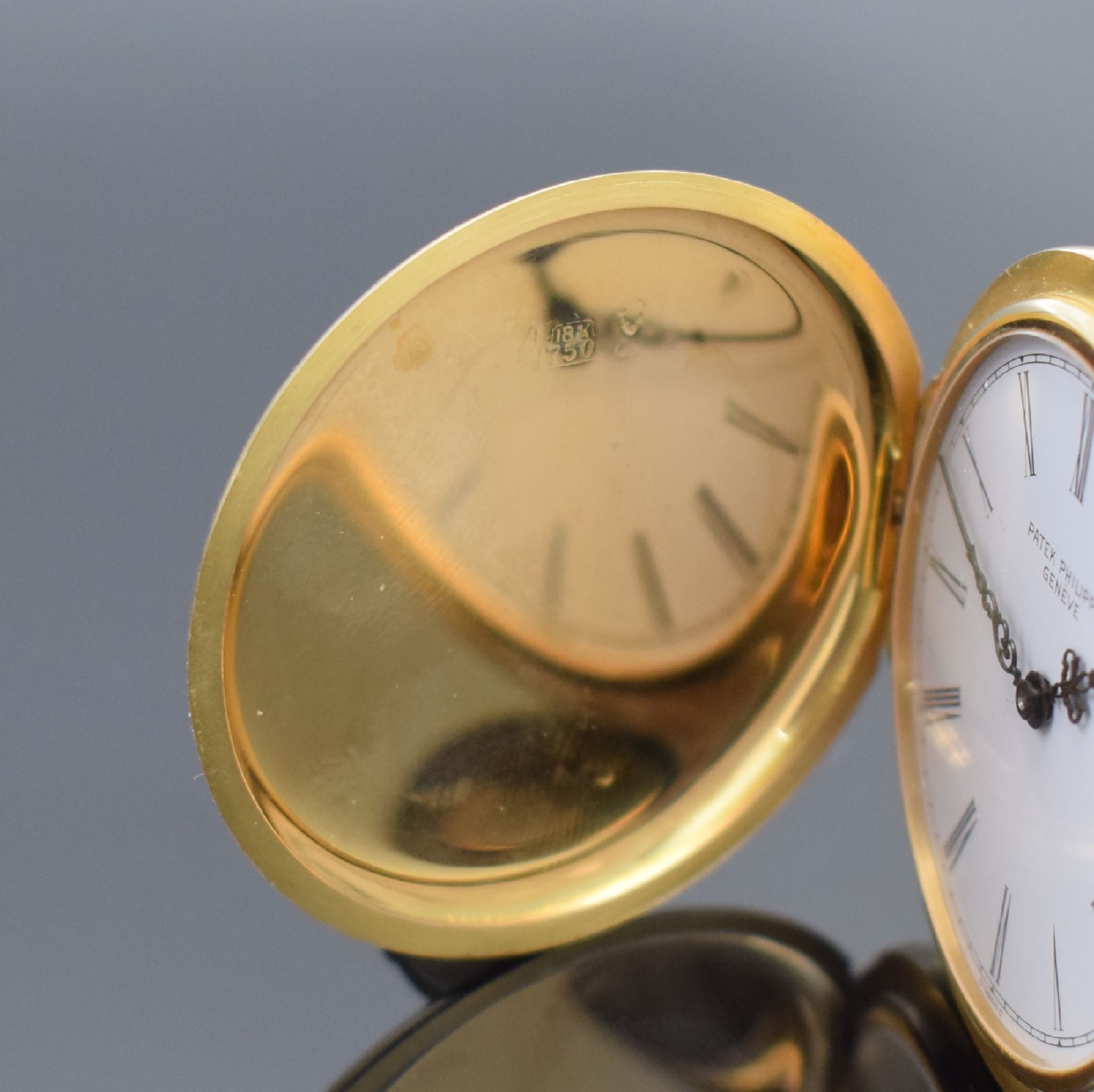 Detail a: PATEK PHILIPPE Savonette Herrentaschenuhr in GG 750/000 Referenz 865, Schweiz um 1990, schweres, glattes Geh., weißes Lackzifferbl. mit röm. ...