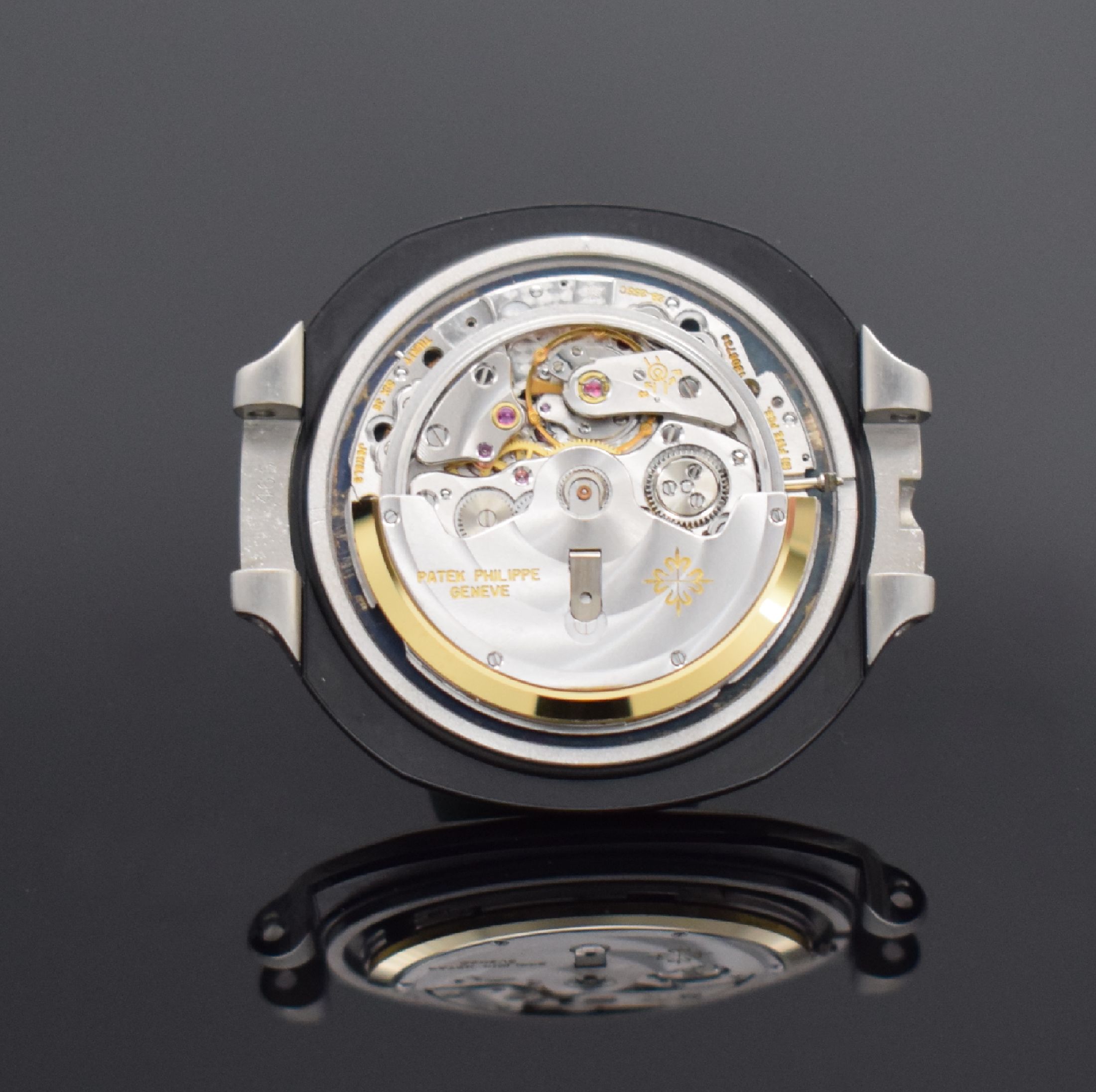 Detail l: PATEK PHILIPPE hochfeine & seltene, ikonische Herrenarmbanduhr "Jumbo" Nautilus Referenz 3700/1 in Stahl designed von Gerald Genta, ...