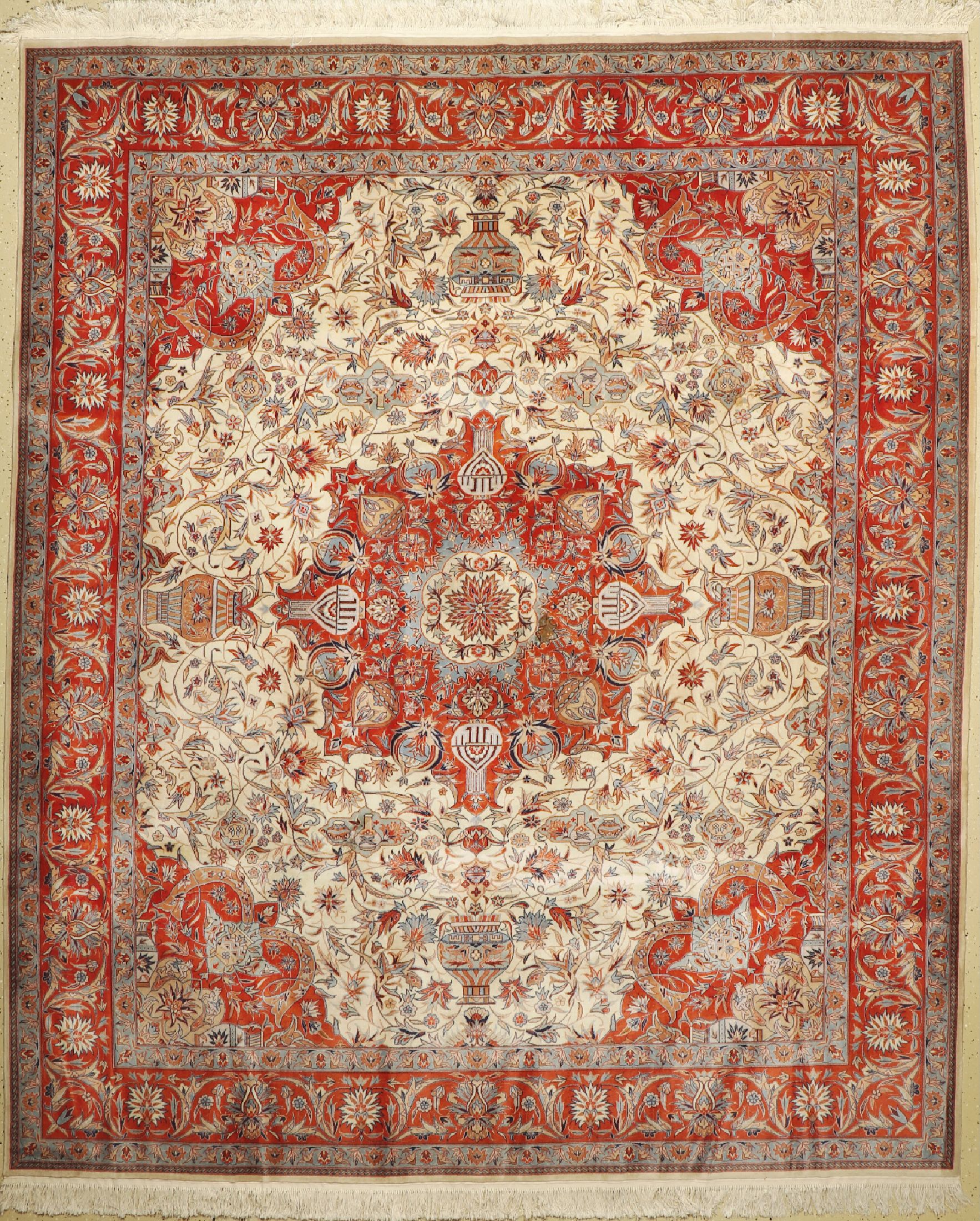 Esfahan fein, China, ca. 40 Jahre, Korkwolle, ca. 302 x 254 cm, EHZ: 2(Fleckig)