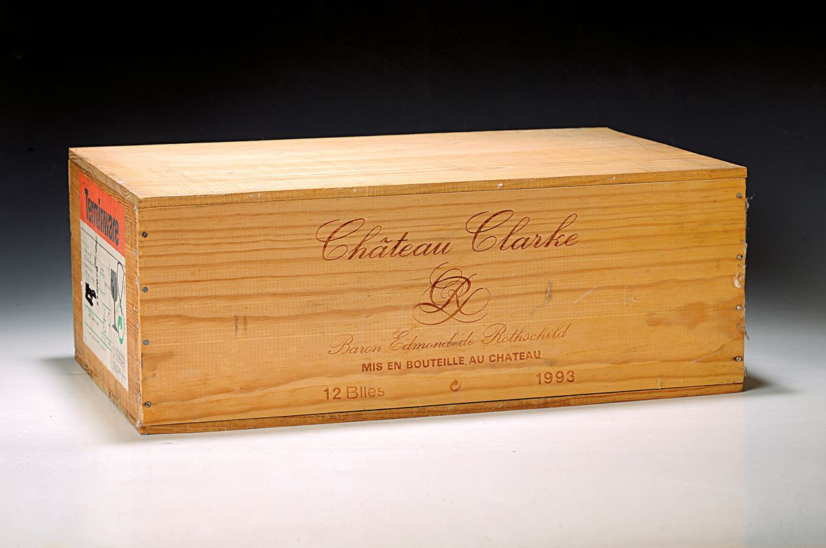 12 Flaschen Chateau Clarke 1993, Baron Edmond de Rothschild, Listrac, orig. verkorkt und unverkostet, into neck, in orig. Holzbox