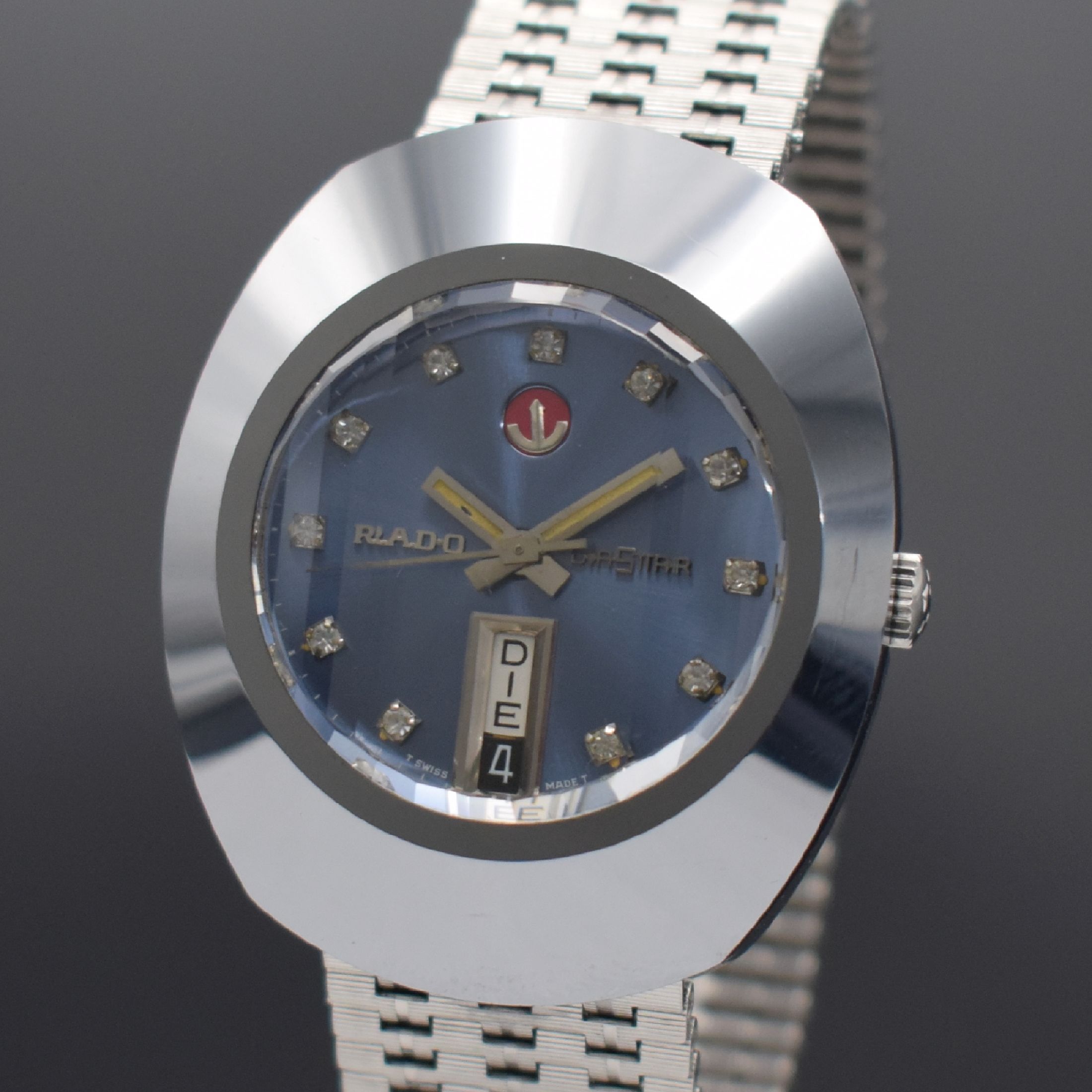 Detail a: RADO Diastar 8/1 ausgefallene Herrenarmbanduhr mit aufwendig facettiertem Glas Ref. 2798, Schweiz um 1970, Automatik, massives Stahlgeh., facett. ...
