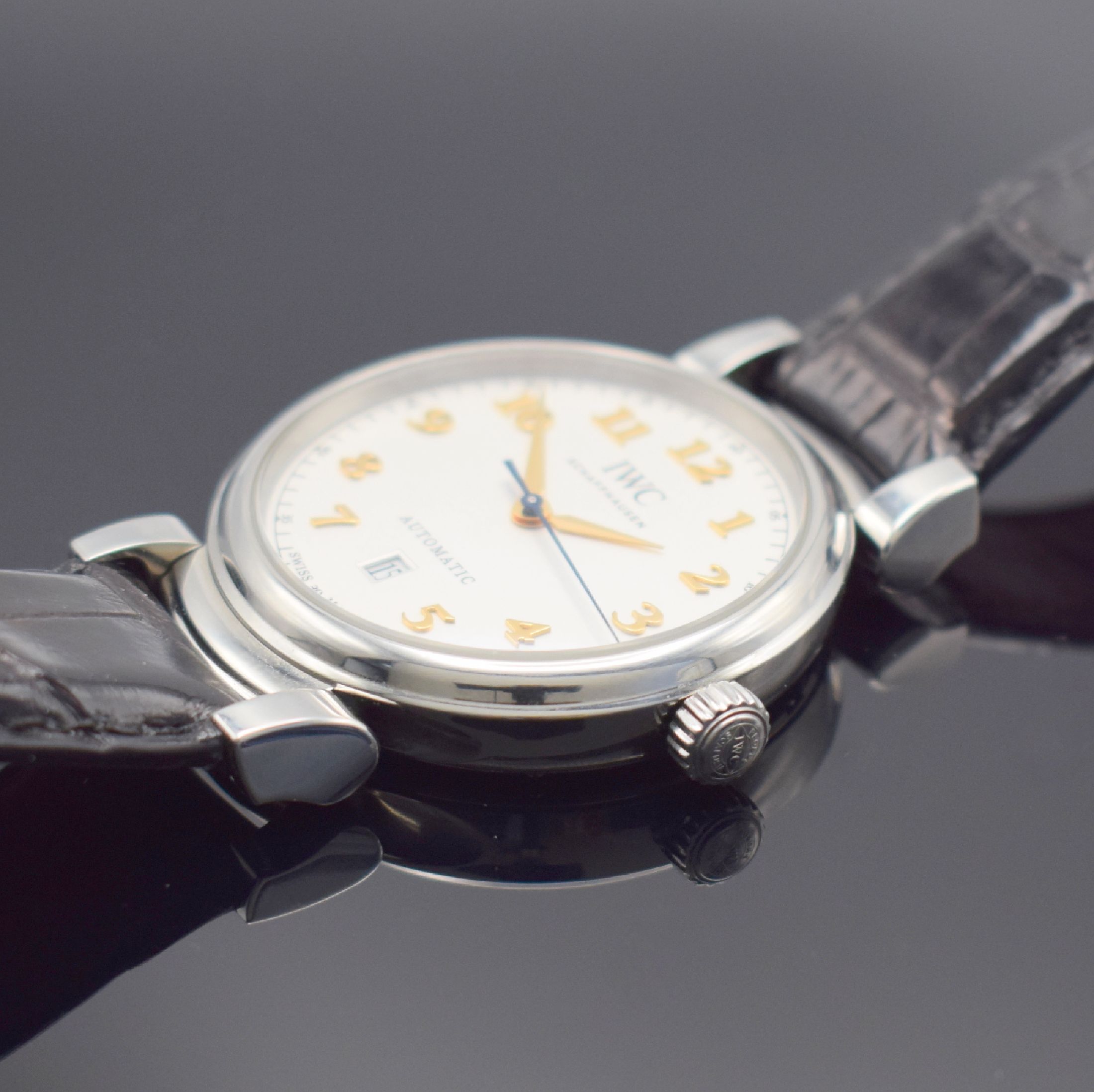 Detail d: IWC Da Vinci Herrenarmbanduhr in Stahl Referenz 3566, Schweiz um 2015, Automatik, Boden 6-fach verschr., orig. Lederband m. orig. Faltschl., silb. ...
