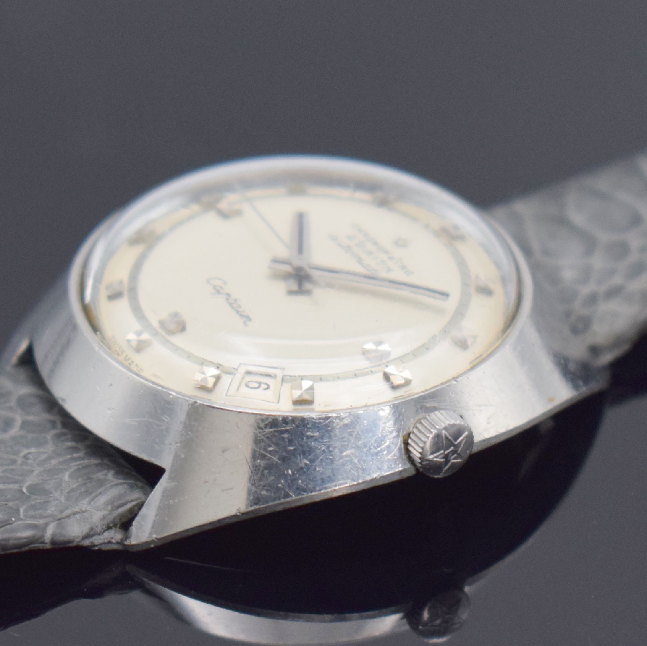 Detail b: ZENITH Captain Chronometer Herrenarmbanduhr in Stahl, Schweiz um 1970, Automatik, ovales Gehäuse, Boden geschr., silb. Zifferbl. m. aufges. ...