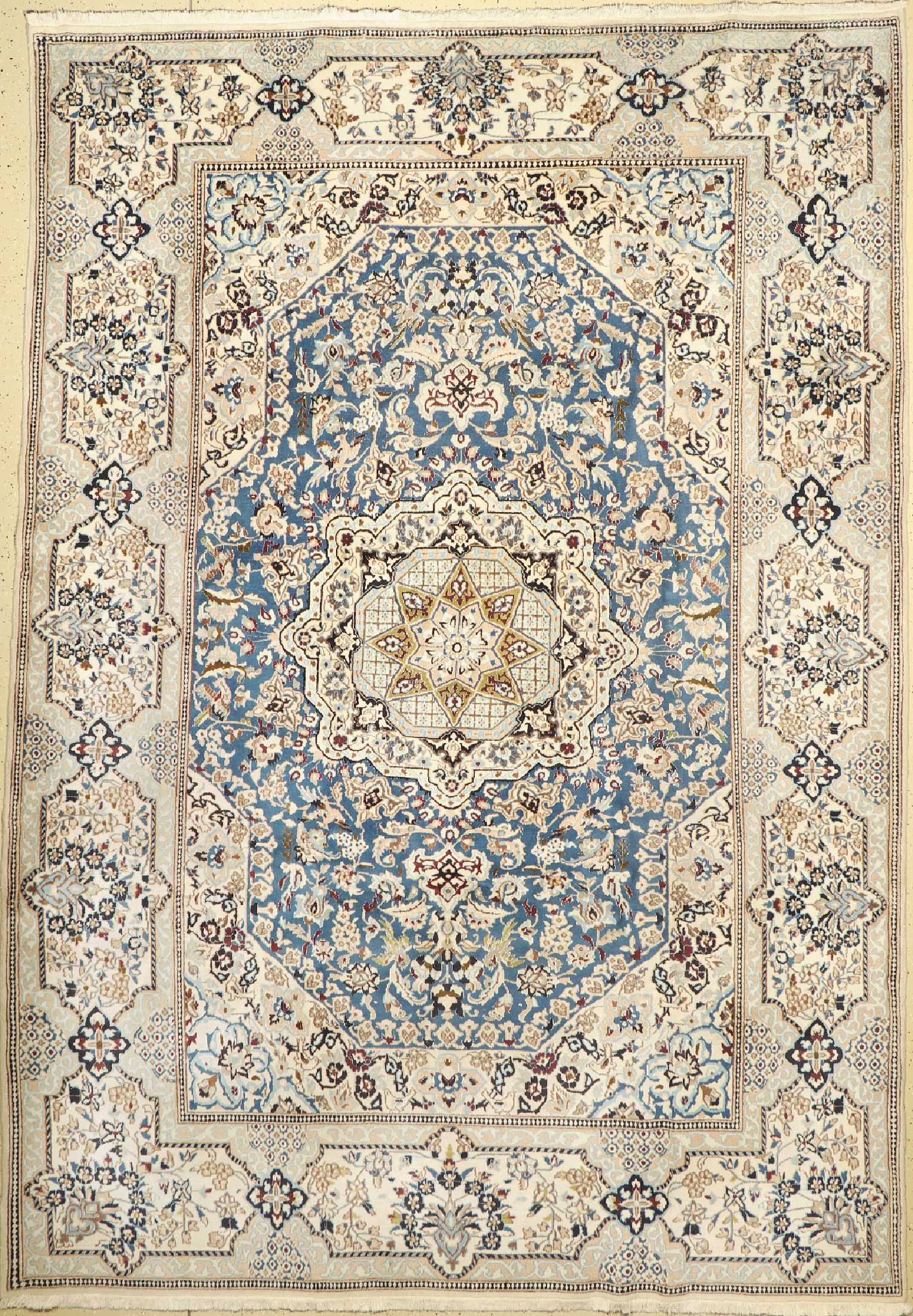 Nain, Persien, ca. 40 Jahre, Wolle mit Seide, ca. 351 x 245 cm, EHZ: 1-2
