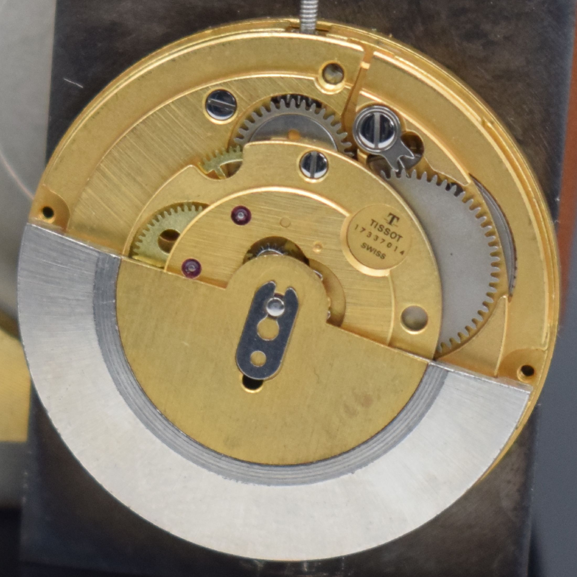 Detail l: TISSOT sehr seltene große Herrenarmbanduhr Durchmesser 42 mm in Silber 925/000, Schweiz um 1974, Automatik, massives 2-teil. Silbergeh. sign., Boden ...