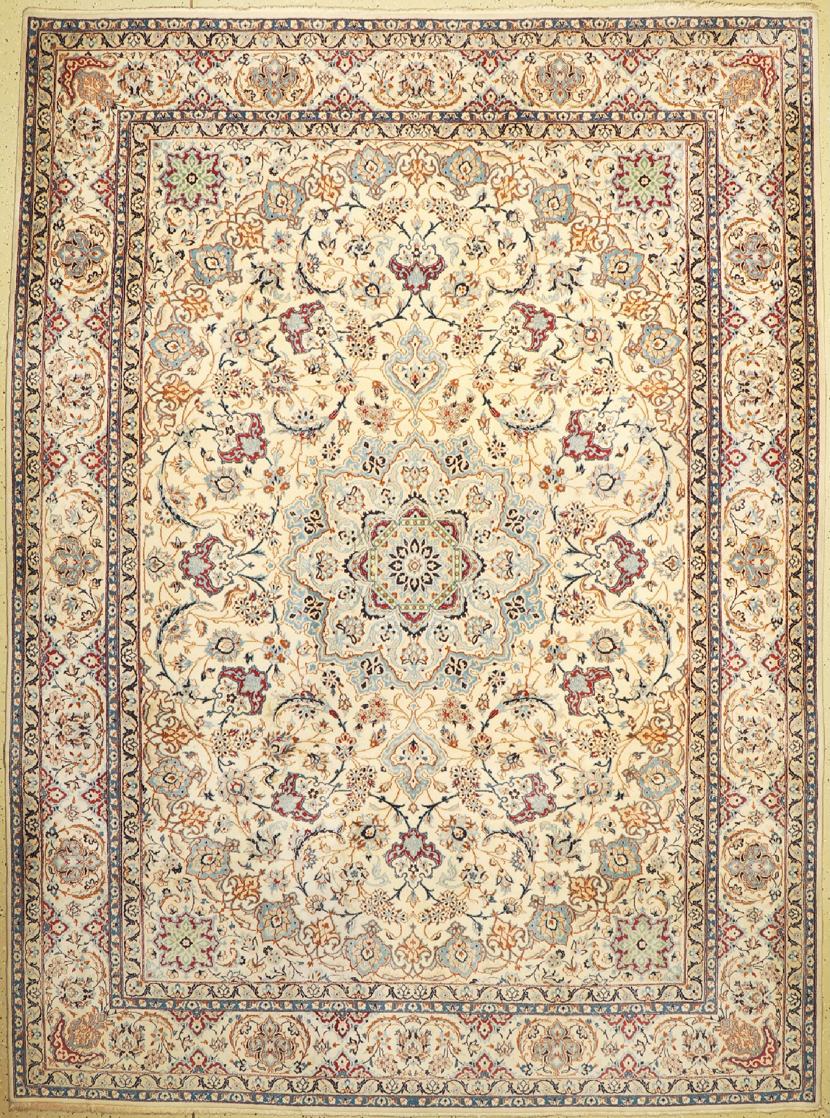 Nain fein(9 La), Persien, ca. 50 Jahre, Korkwolle mit Seide, ca. 355 x 260 cm, EHZ: 1-2(Fleckig)