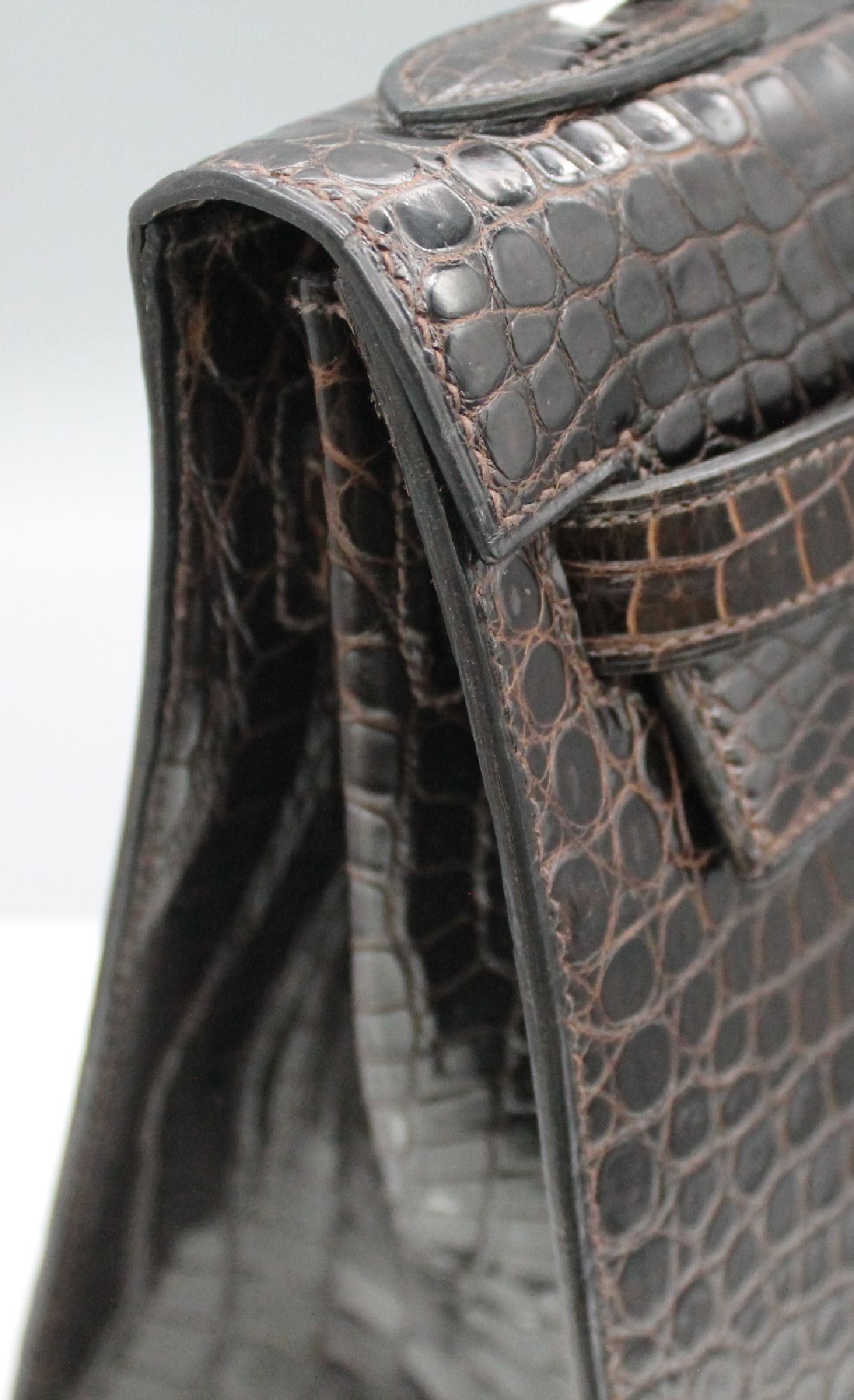 Detail b: HERMES Kelly Bag 32, Shiny Prosus Crocodile in Havanna Braun, Innenausstattung aus feinem Ziegenleder, Gold-Hardware, Orig.-Schloß mit Krokoleder ...