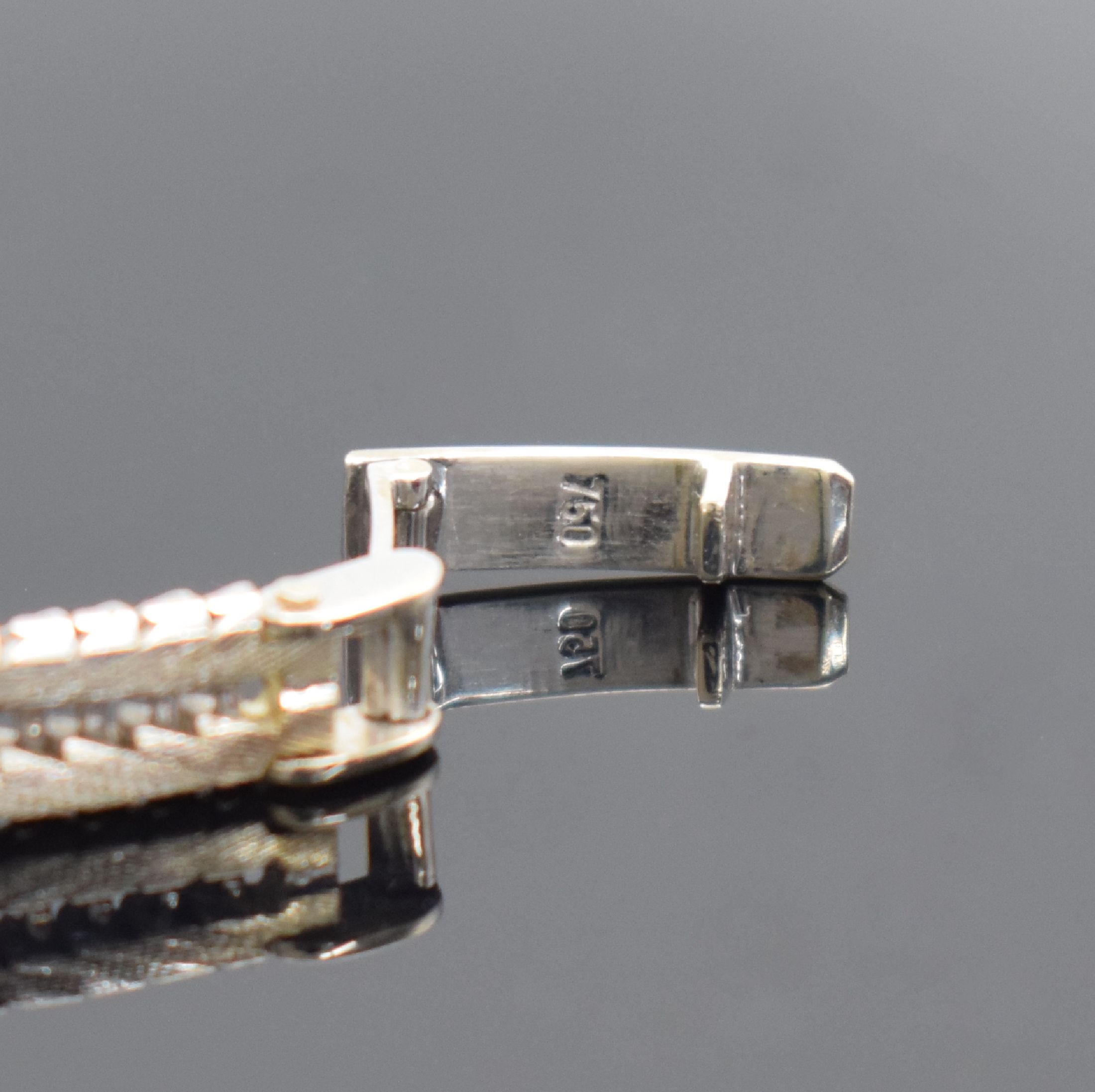 Detail b: ARCTOS Damenarmbanduhr in WG 750/000 mit Diamanten, Schweiz um 1965, Handaufzug, Boden aufgedr., Lünette m. Diamanten bes., silb. Zifferbl. ...