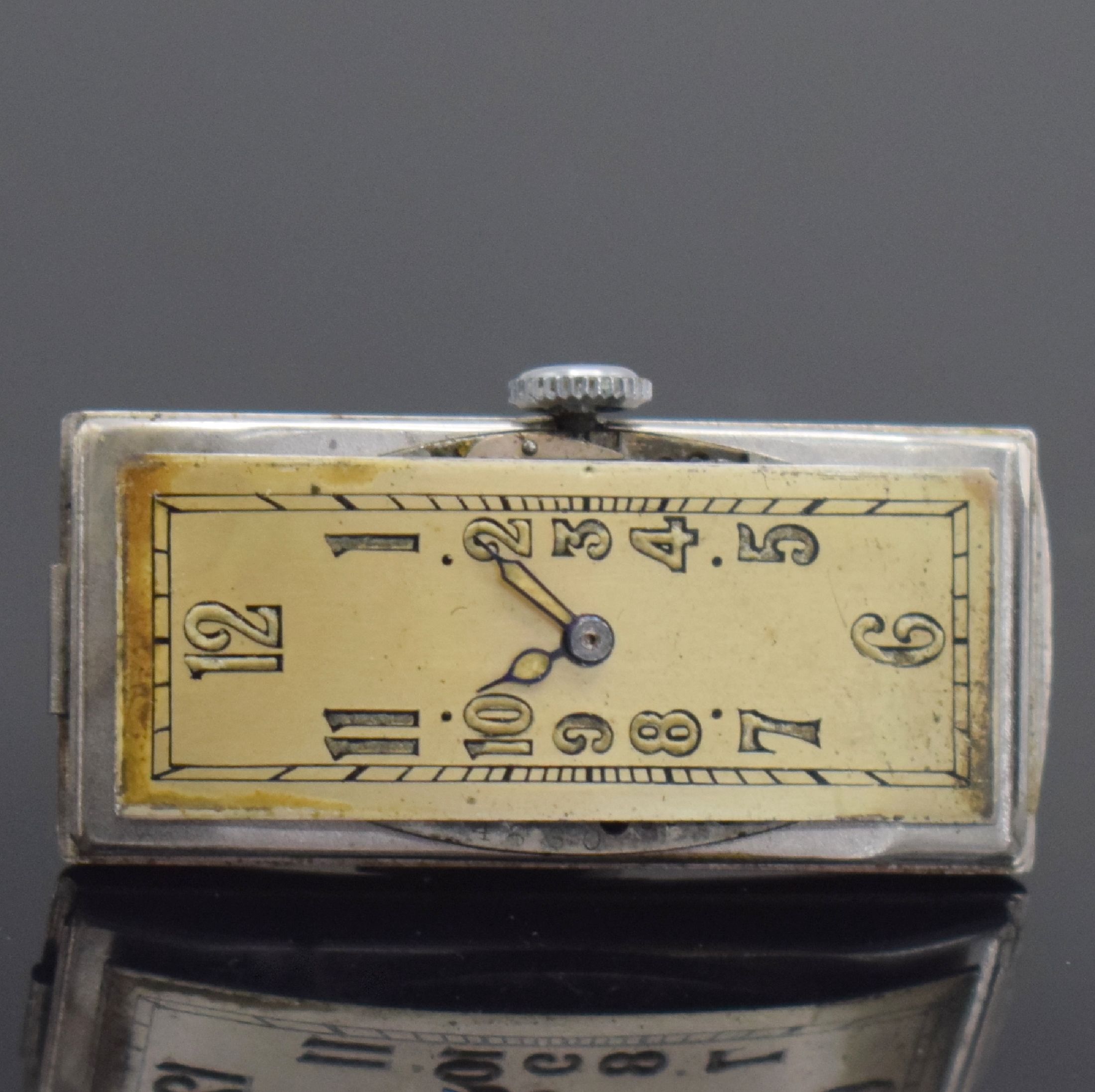 Detail h: MOVADO sehr seltene rechteckige Armbanduhr in WG 750/000, Schweiz um 1936, Handaufzug, Sicherheitskettchen, Boden aufgedr., WG 585/000 Band, vers. ...