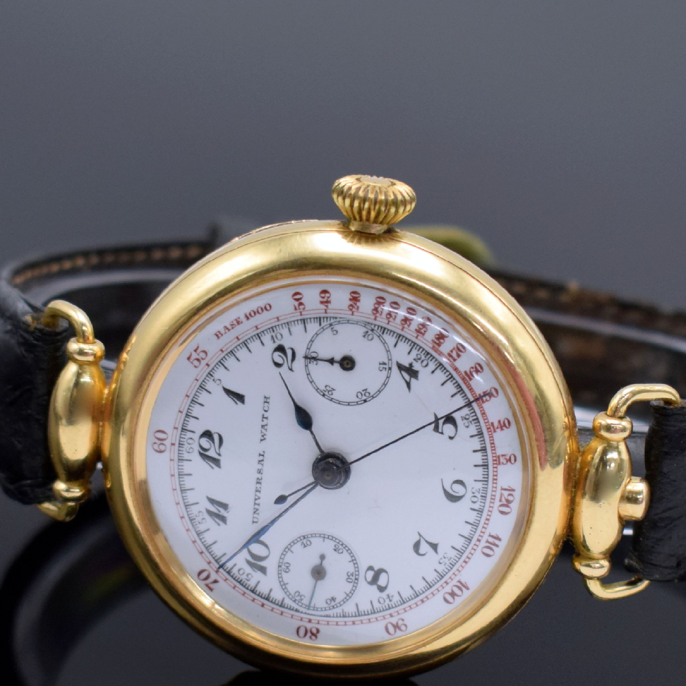 Detail b: UNIVERSAL WATCH großer & früher Schaltradchronograph in GG 750/000, Schweiz um 1930, Handaufzug, neutr. Geh., Rückdeckel m. Scharnier, Drücker f. ...