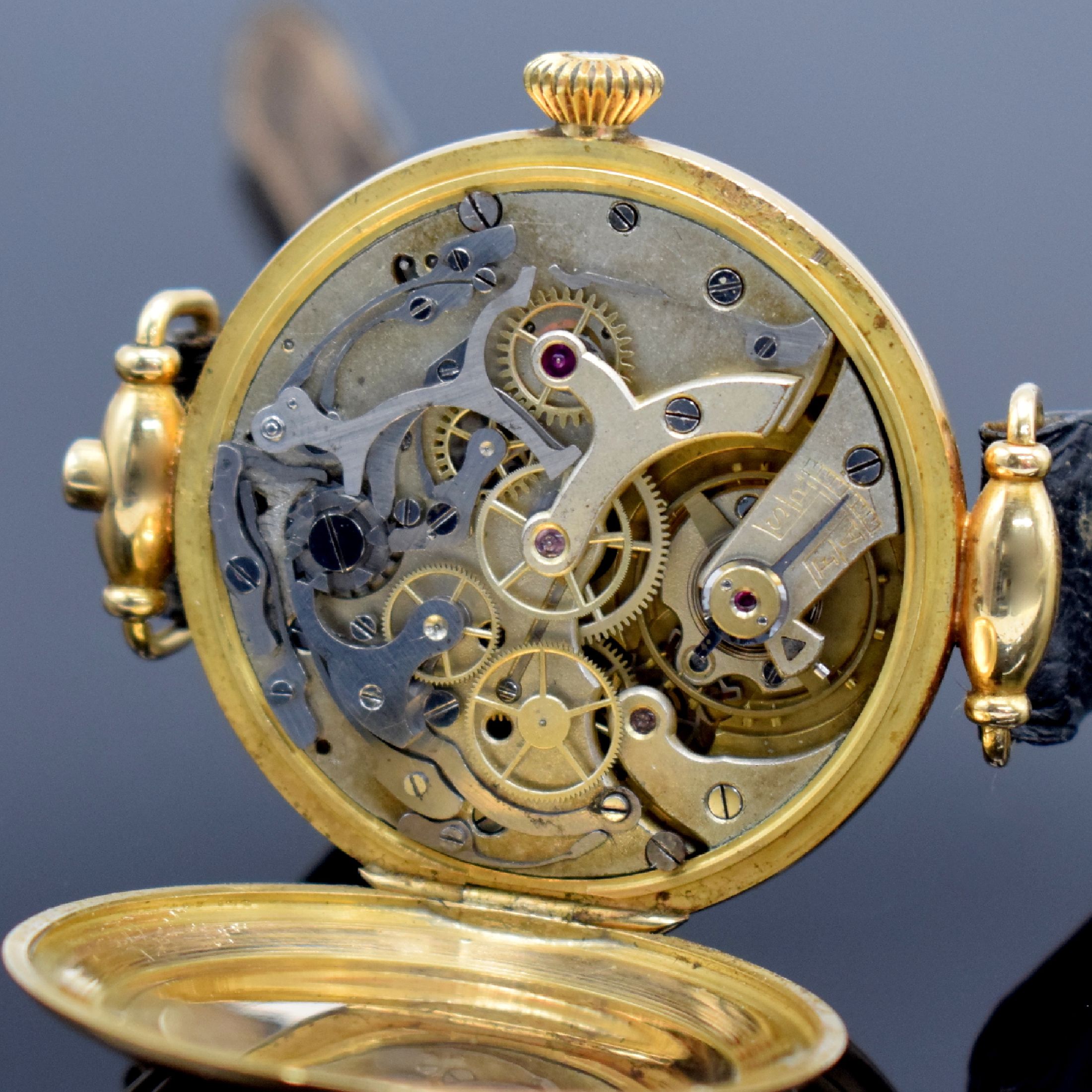 Detail f: UNIVERSAL WATCH großer & früher Schaltradchronograph in GG 750/000, Schweiz um 1930, Handaufzug, neutr. Geh., Rückdeckel m. Scharnier, Drücker f. ...