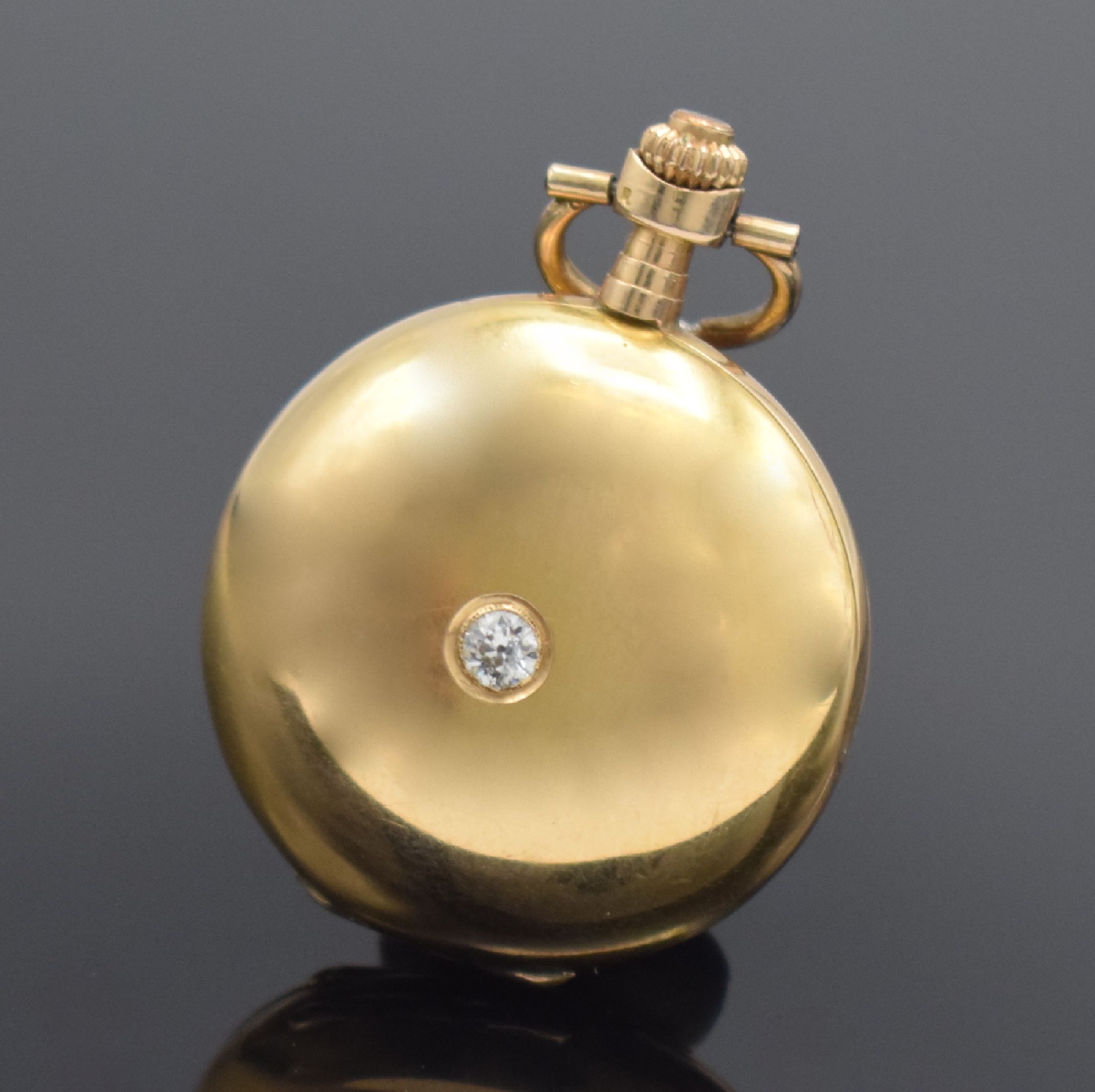 Detail b: Damensavonette in GG 585/000, Schweiz um 1900, glattes 3-Deckel Goldgeh. dell., Sprungdeckel m. Diamant, Emailzifferbl. m. arab. Zahlen, gold. ...