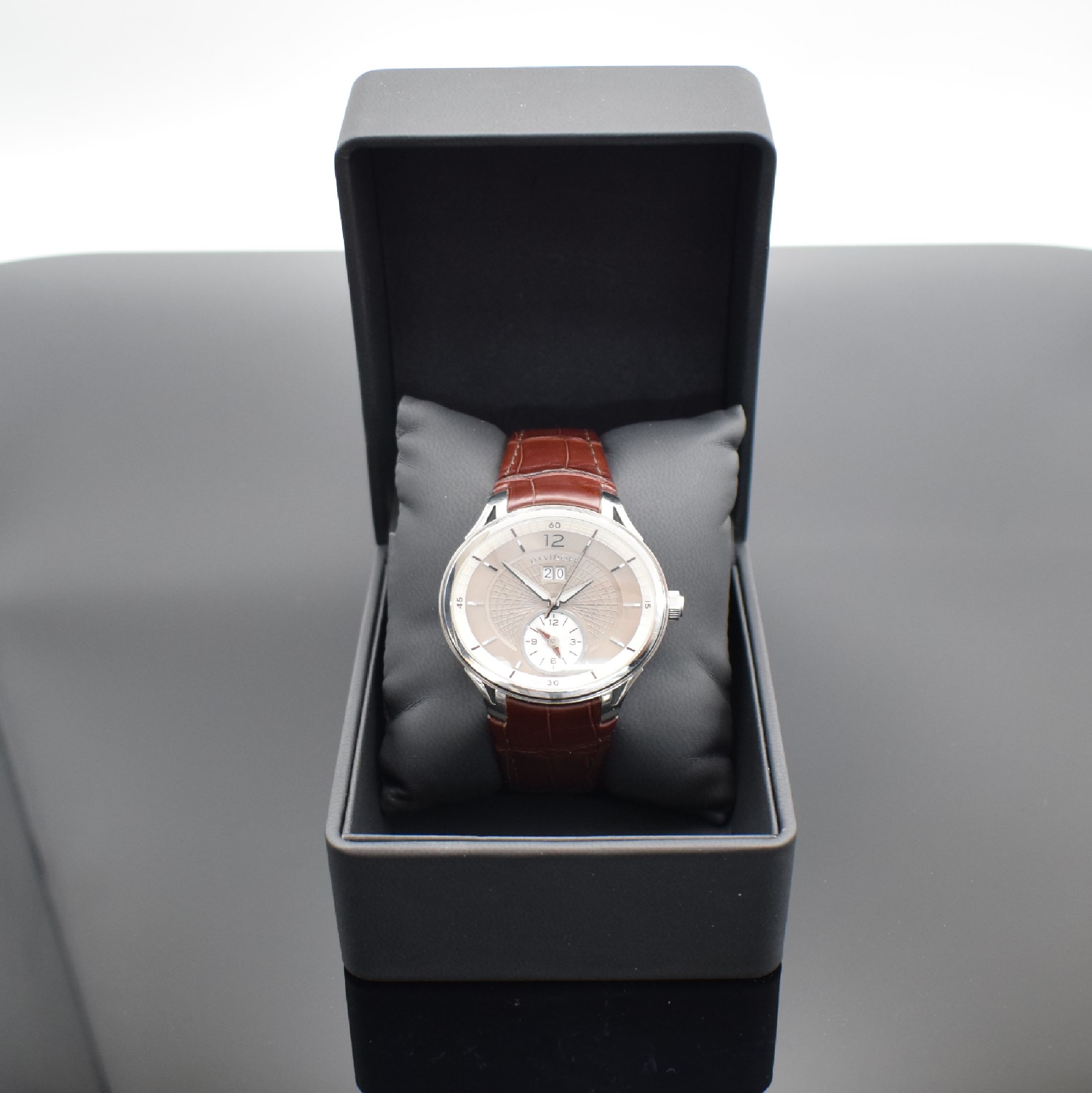Detail f: DAVIDOFF Very Zino Dual Time Herrenarmbanduhr in Stahl, Schweiz um 2010, Automatik, Ref. 20343, beids. vergl. Geh., Boden 6-fach verschr., orig. ...