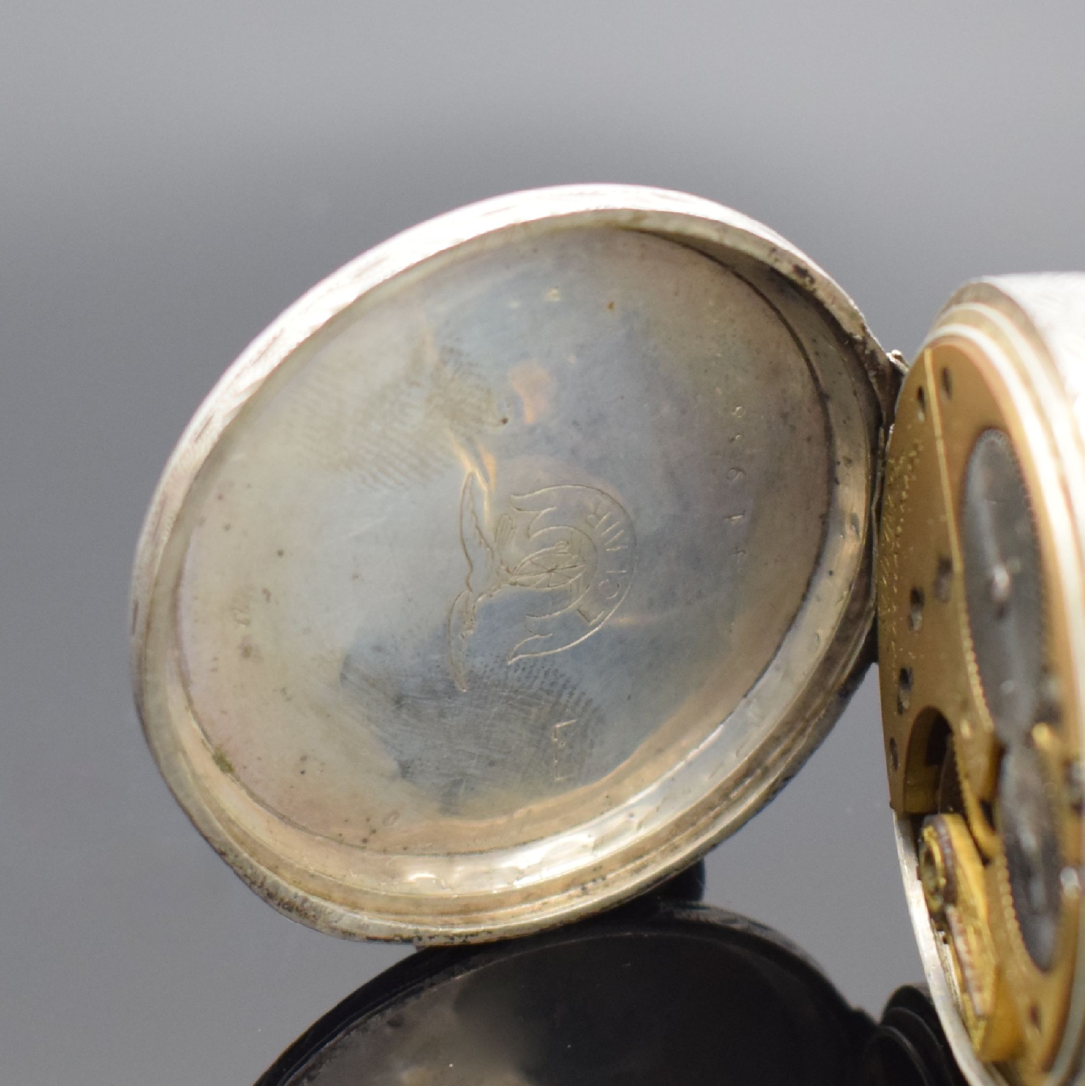 Detail k: Le GRAND à Dieppe frühes Spindelwerk mit Scheinpendel & 2 weitere Taschenuhren, Frankreich um 1720 / USA um 1900, 1. hohes verg. Werk m. ...