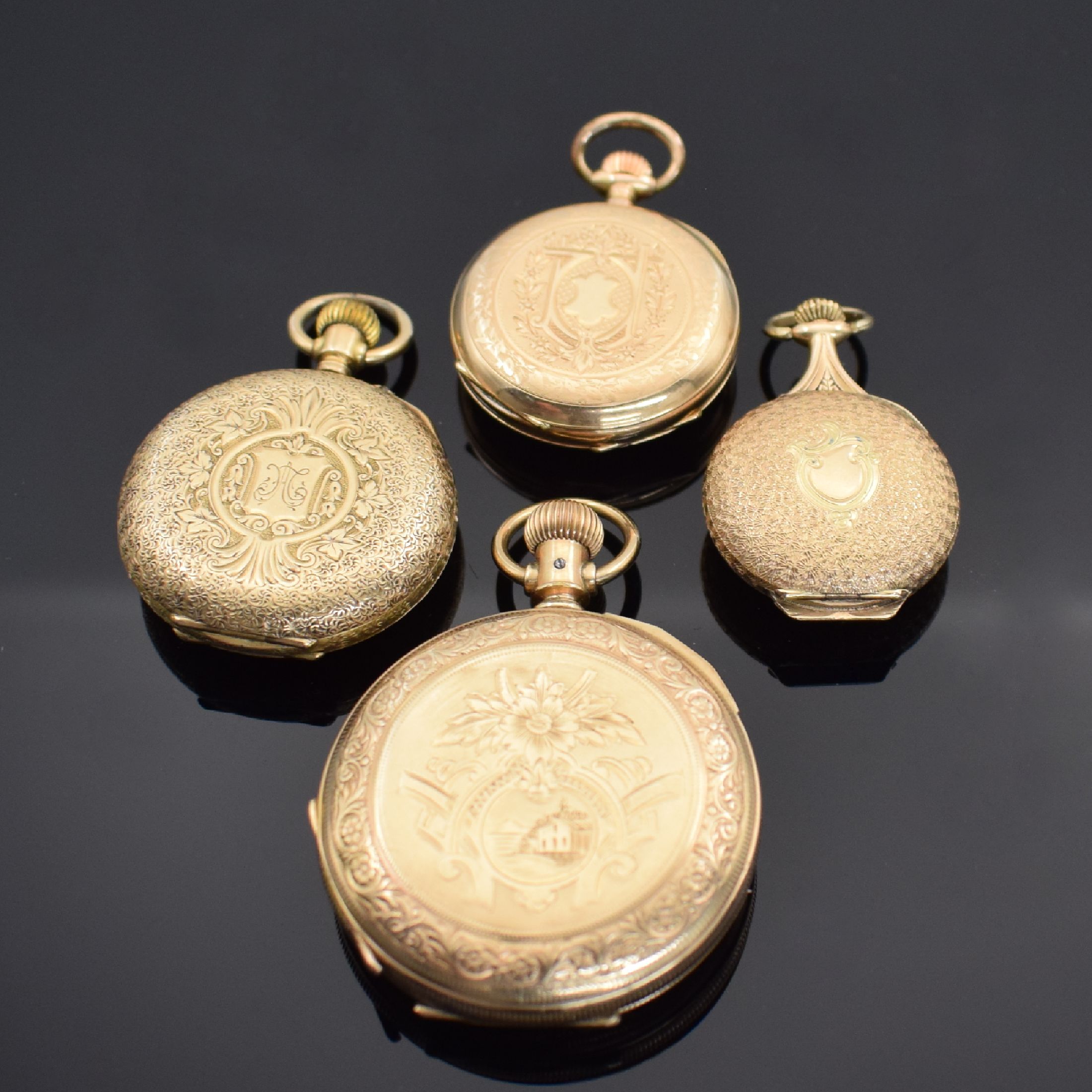 Detail c: 3 Damentaschenuhren in RoseG 585/000 sowie eine vergoldete ELGIN Savonette, um 1890, 3 Zylinderuhren als Savonette m. langem Pendant, Halbsavonette & ...