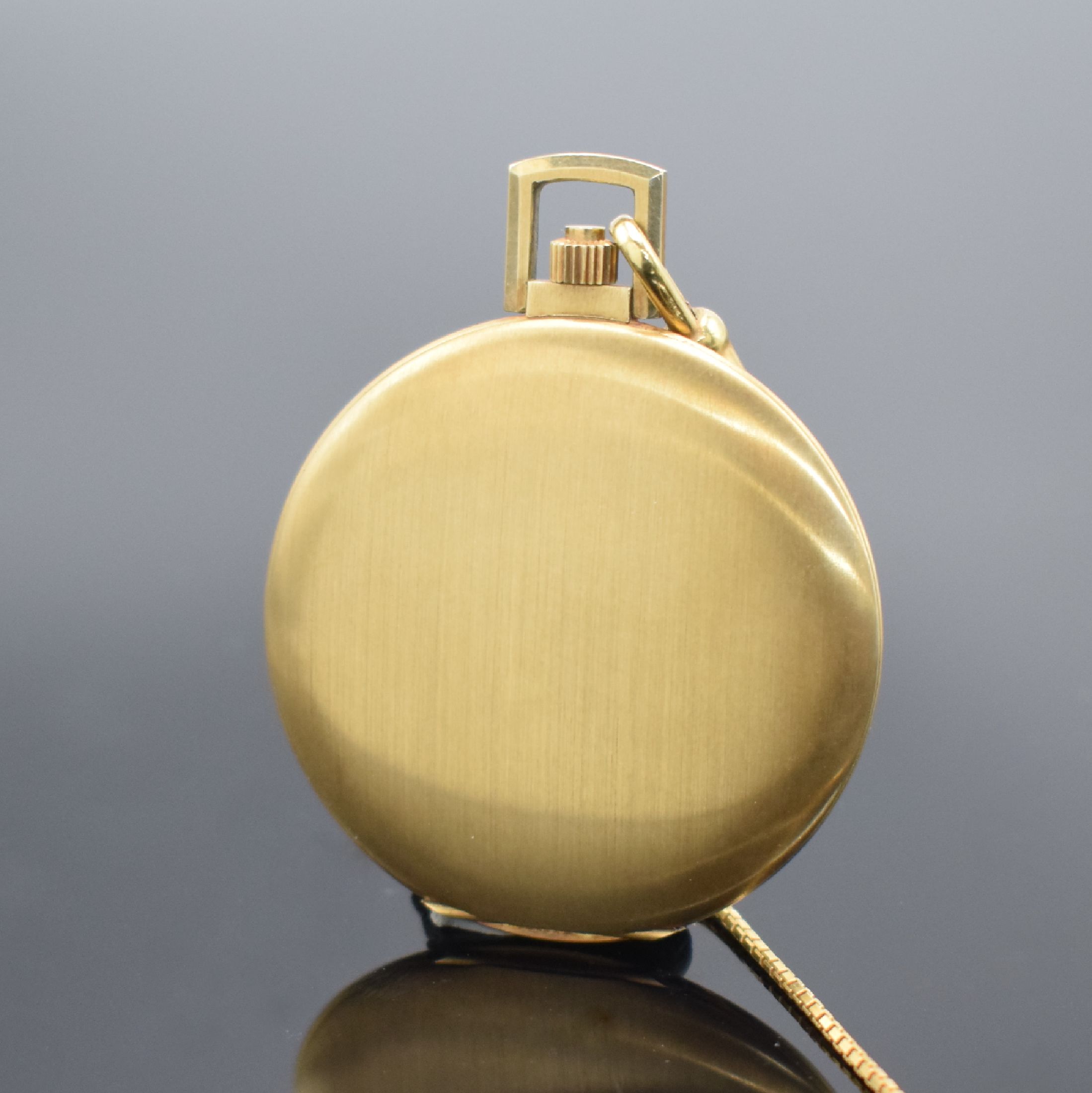 Detail b: ZENTRA Frackuhr in GG 585/000 mit Kette in GG 333/000, Schweiz um 1970, Handaufzug, schweres gebürstetes Geh., silb. Zifferbl., gold. Indizes & ...