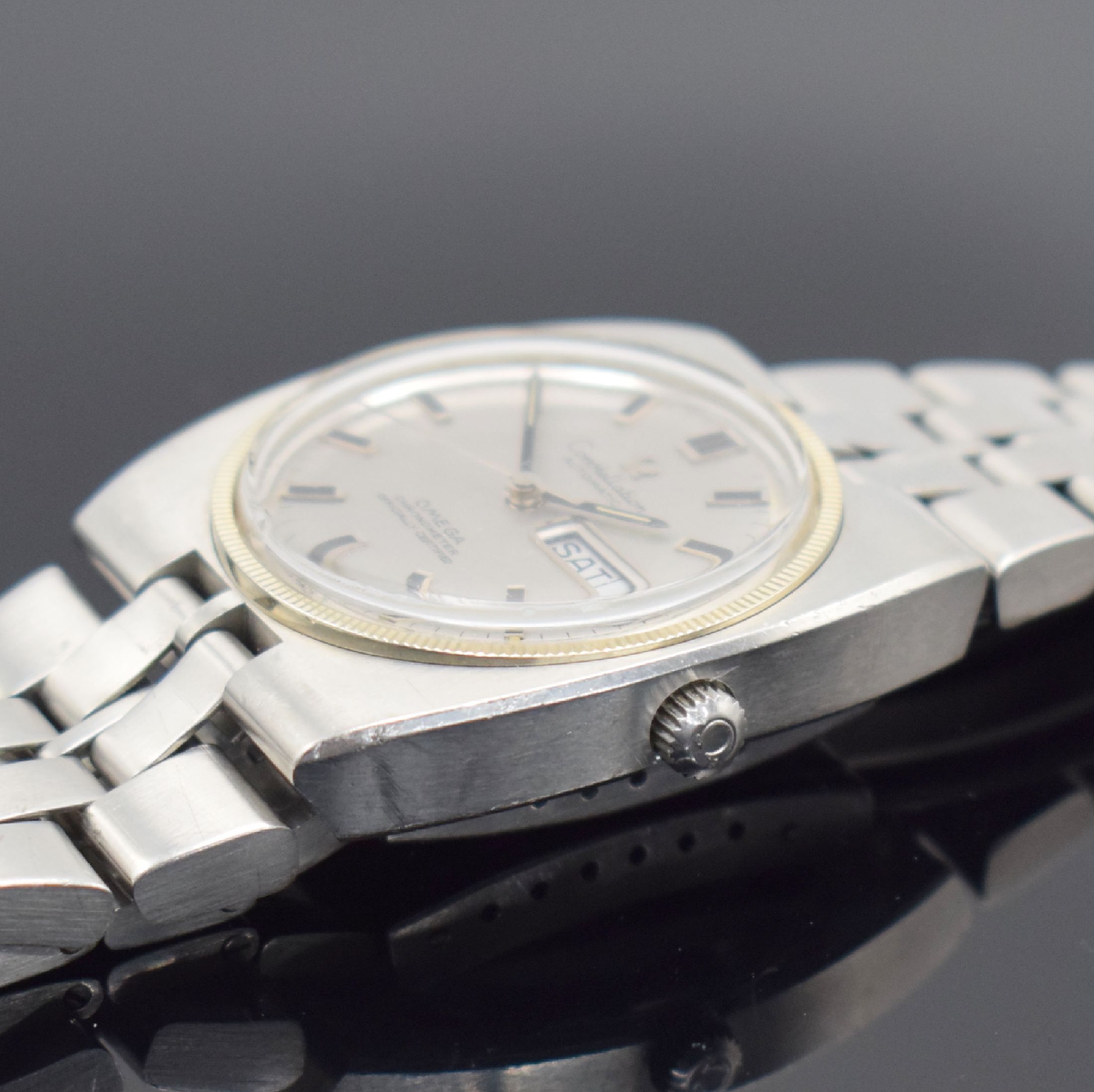 Detail c: OMEGA Constellation Chronometer Herrenarmbanduhr in Stahl, Schweiz um 1969, Automatik, Ref. 168.045 - 368.845, Boden mit Sternwarte-Symbolik ...
