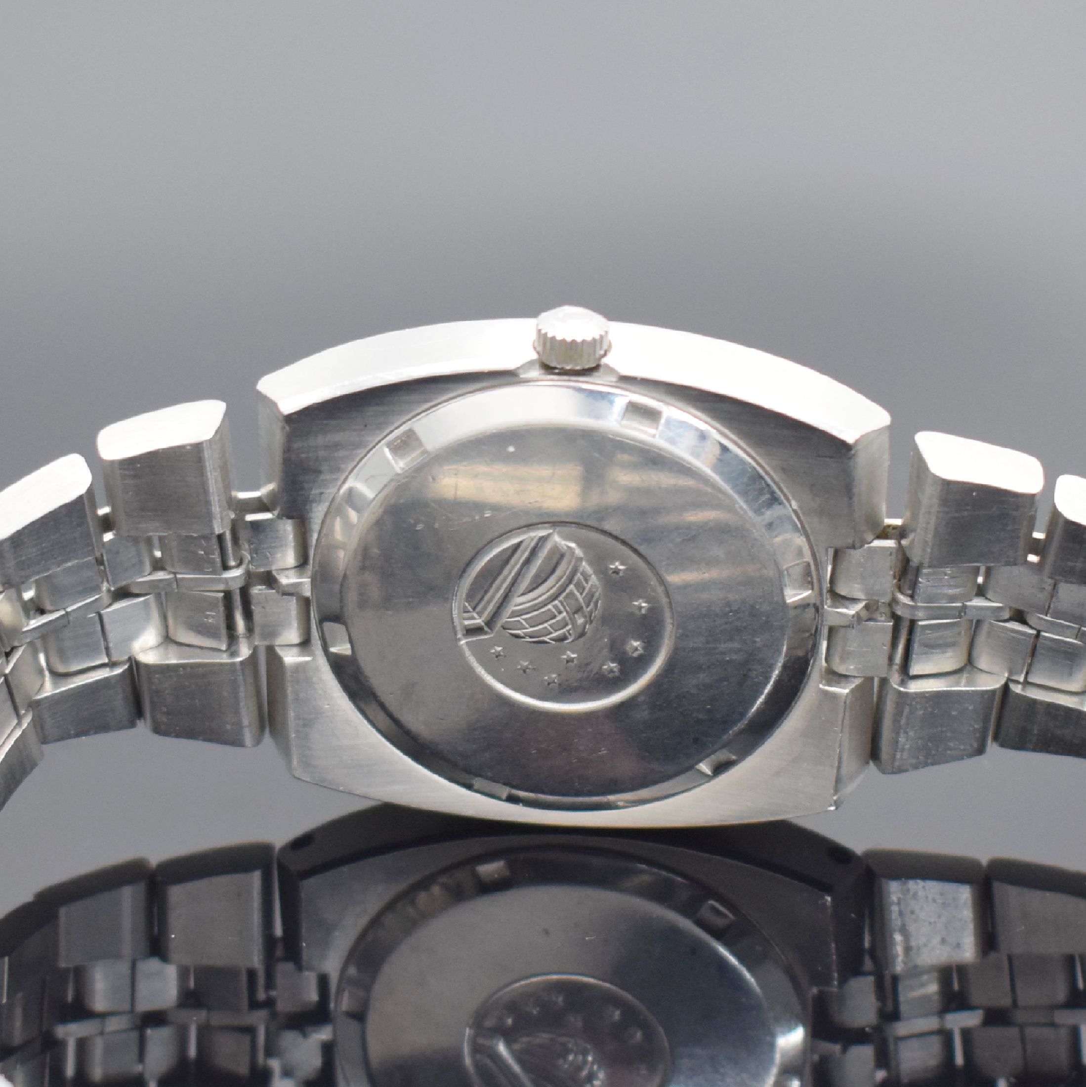 Detail d: OMEGA Constellation Chronometer Herrenarmbanduhr in Stahl, Schweiz um 1969, Automatik, Ref. 168.045 - 368.845, Boden mit Sternwarte-Symbolik ...
