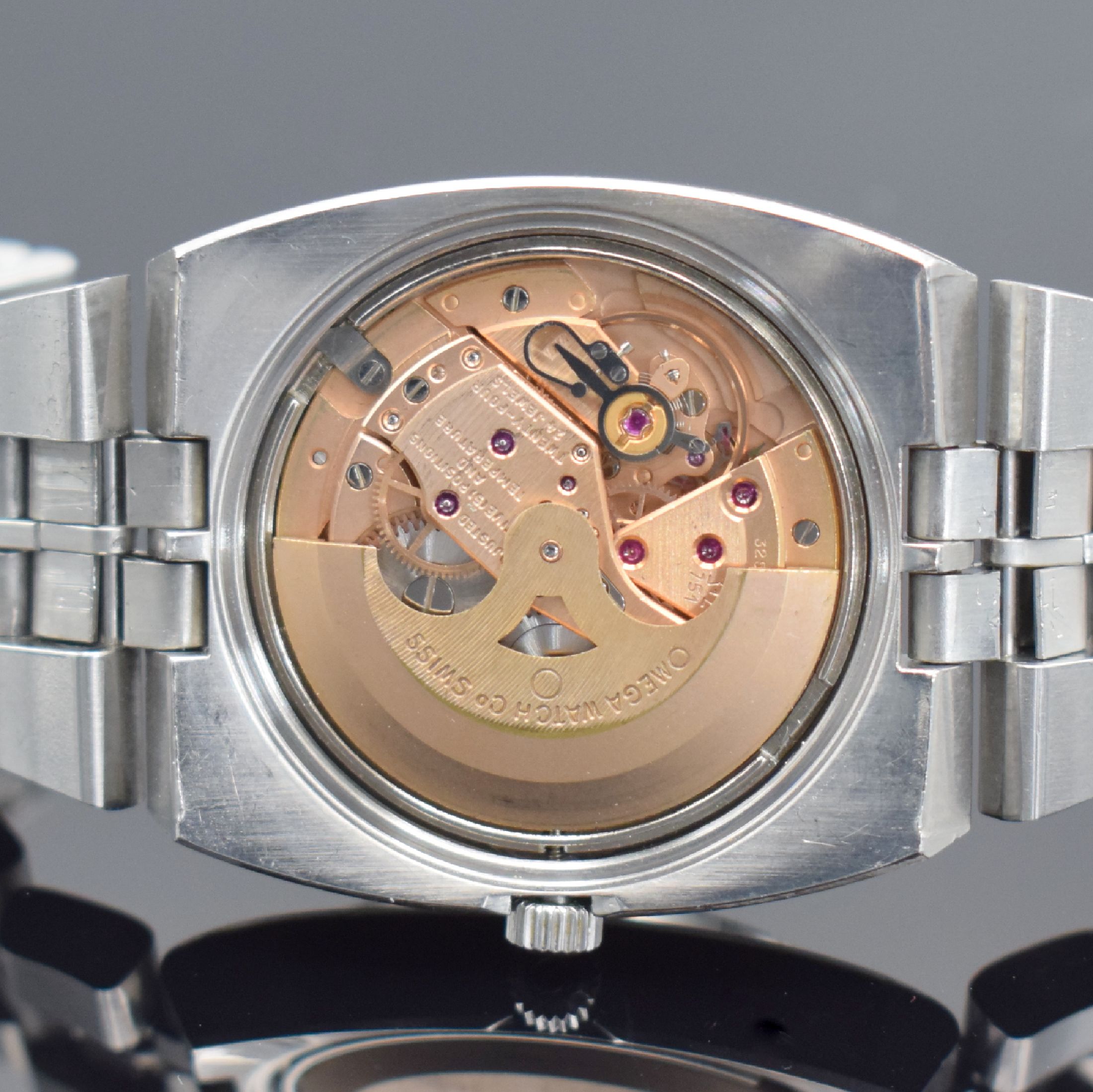 Detail f: OMEGA Constellation Chronometer Herrenarmbanduhr in Stahl, Schweiz um 1969, Automatik, Ref. 168.045 - 368.845, Boden mit Sternwarte-Symbolik ...