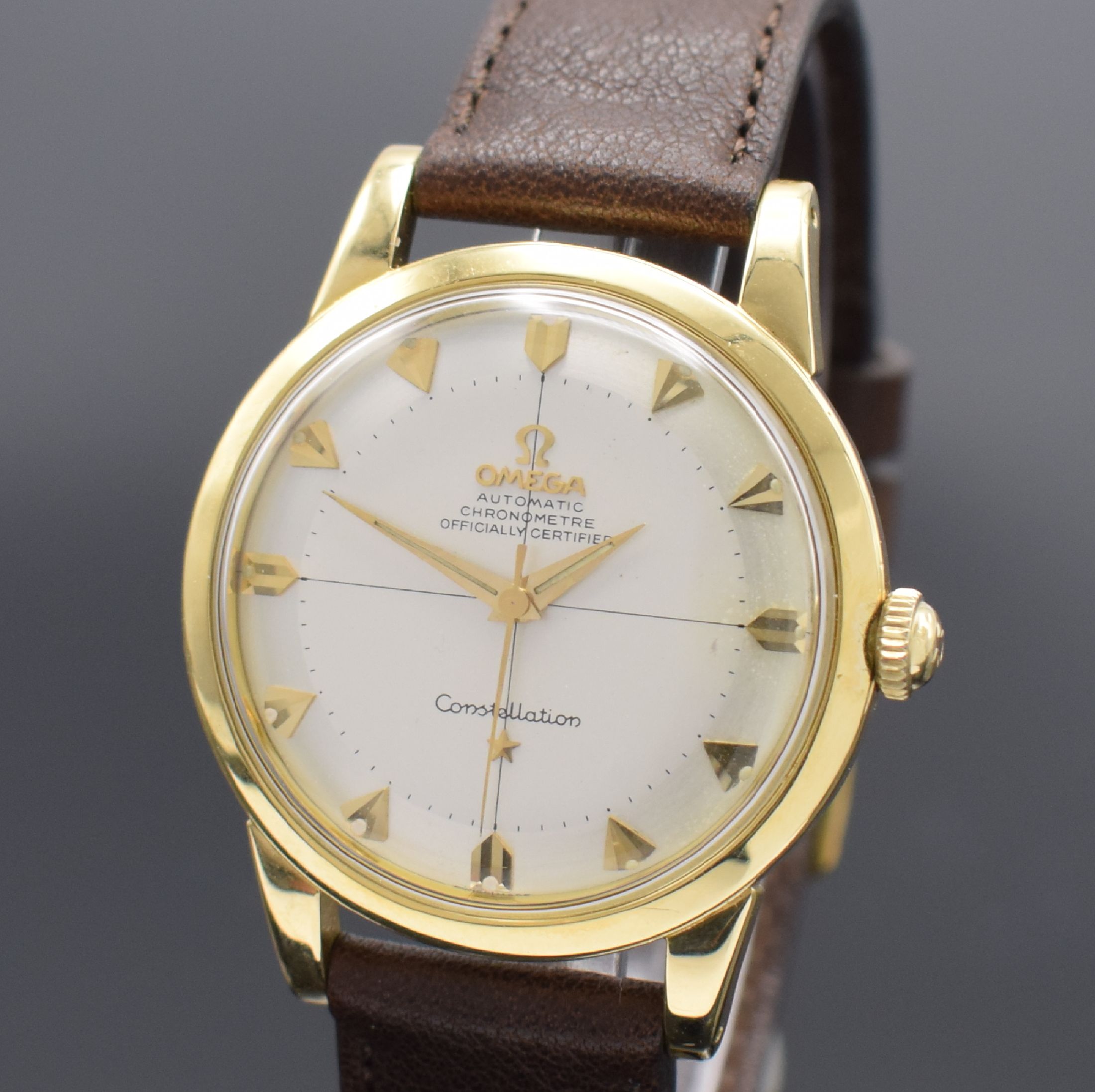 Detail a: OMEGA Seamaster großes Herrenchronometer in GG 750/000 Referenz 2521SC, Schweiz um 1952, Hammerautomatik, Boden verschr., silb. Duoton-Zifferbl. ...