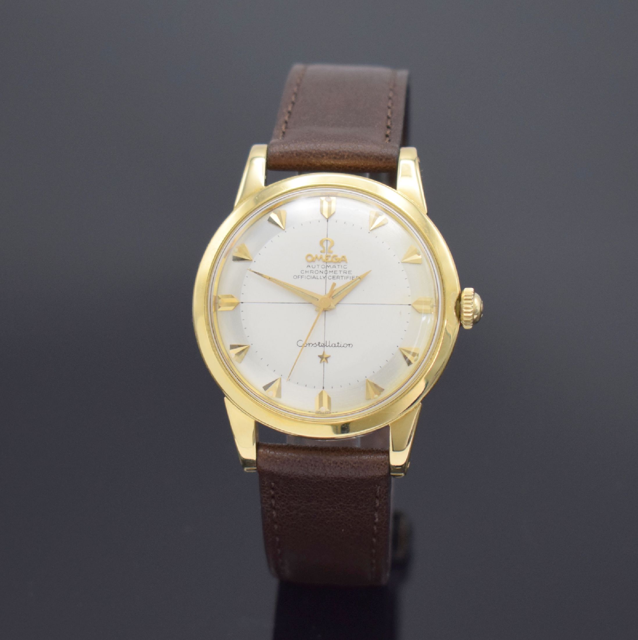 Detail b: OMEGA Seamaster großes Herrenchronometer in GG 750/000 Referenz 2521SC, Schweiz um 1952, Hammerautomatik, Boden verschr., silb. Duoton-Zifferbl. ...