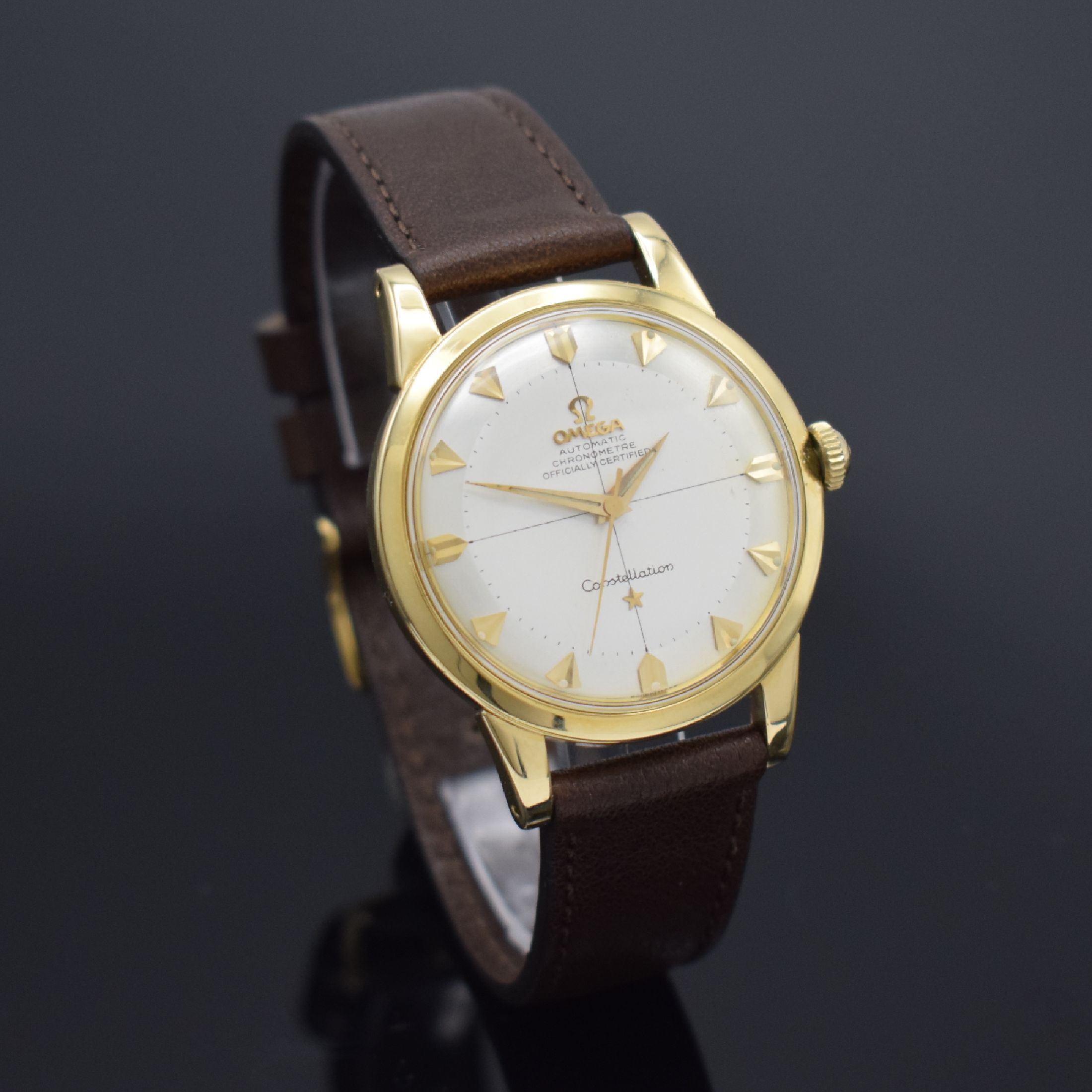 Detail d: OMEGA Seamaster großes Herrenchronometer in GG 750/000 Referenz 2521SC, Schweiz um 1952, Hammerautomatik, Boden verschr., silb. Duoton-Zifferbl. ...