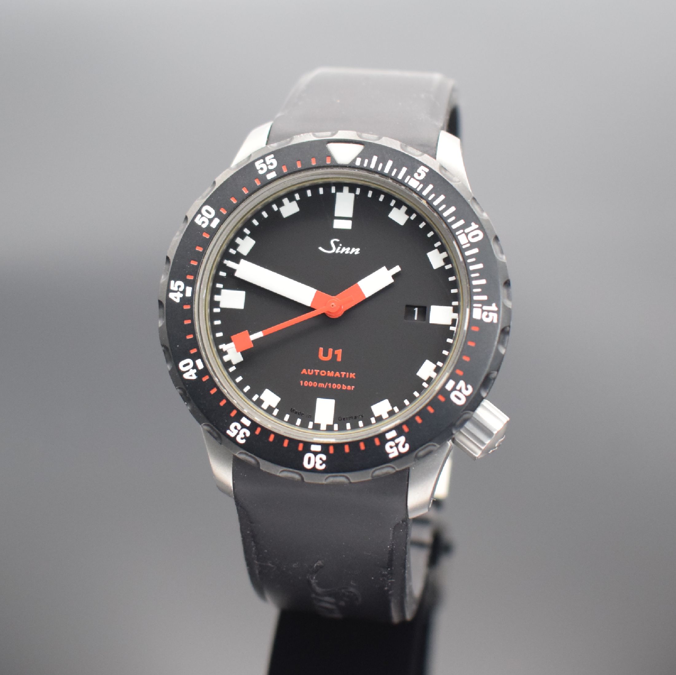 SINN U1 Herrenarmbanduhr in Stahl Referenz 1010.040, Deutschland verk. lt. beil. Pap. 01/2012, Automatik, U-Boot-Stahlgeh. inkl. orig. Kautschukband, ...