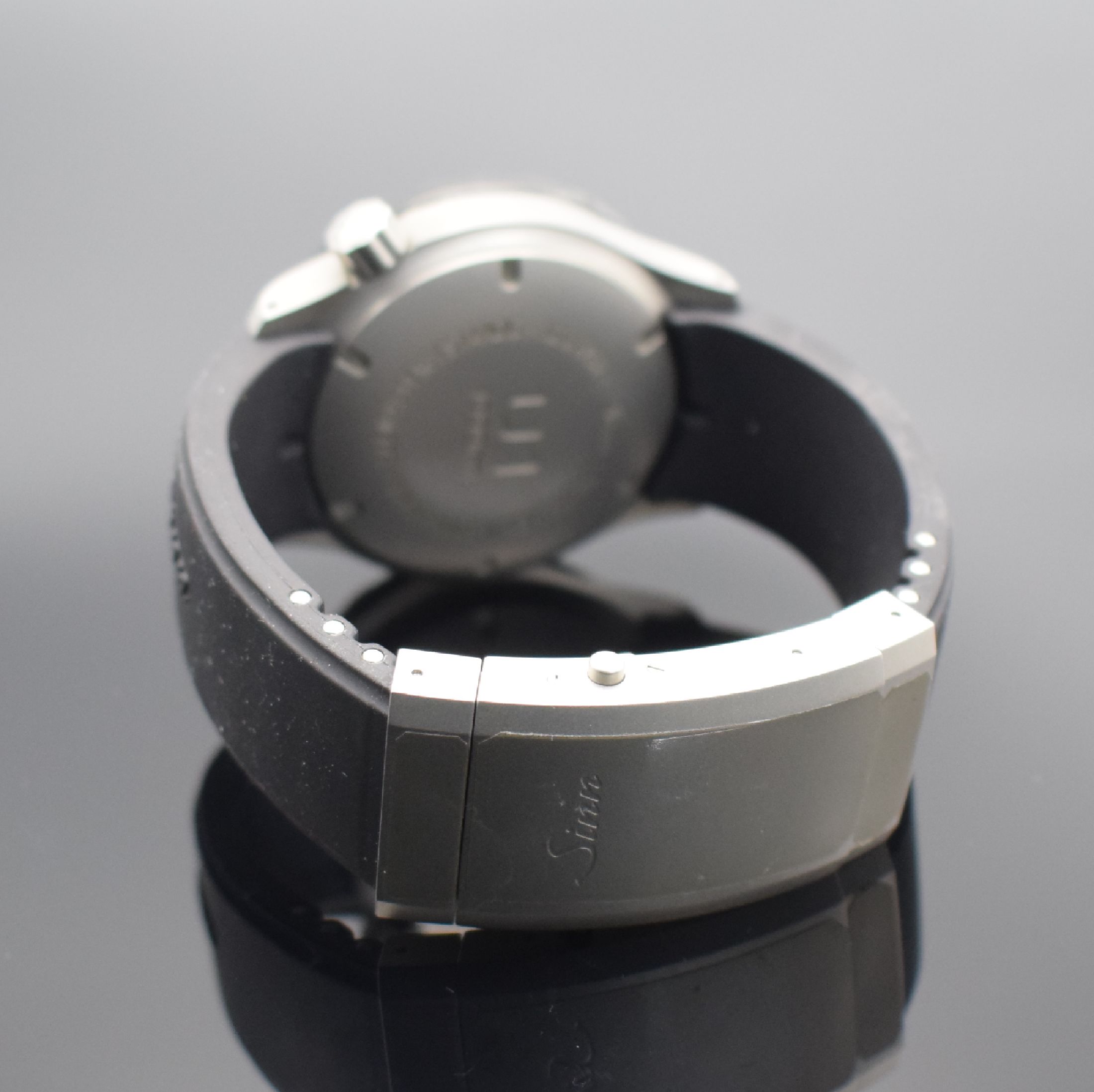 Detail b: SINN U1 Herrenarmbanduhr in Stahl Referenz 1010.040, Deutschland verk. lt. beil. Pap. 01/2012, Automatik, U-Boot-Stahlgeh. inkl. orig. Kautschukband, ...