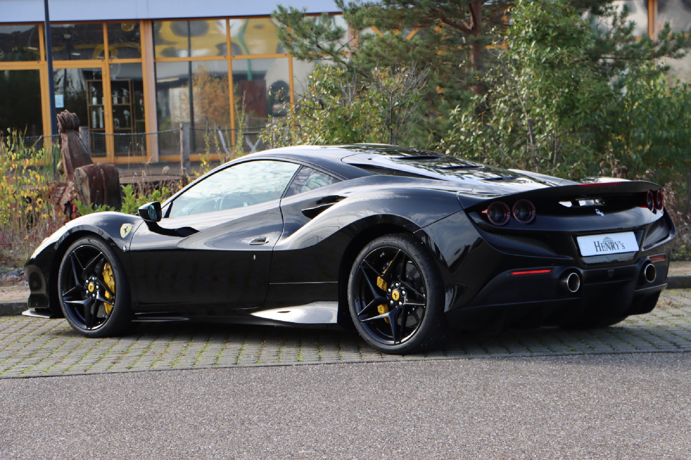 Detail c: Ferrari F8 Tributo, Fahrgestellnummer: ZFF92KNB000267618, EZ 07/2021, deutsches Fahrzeug aus 1. Hand, Laufleistung 2.500 km, HU 07/2024, 530 kW/720 ...
