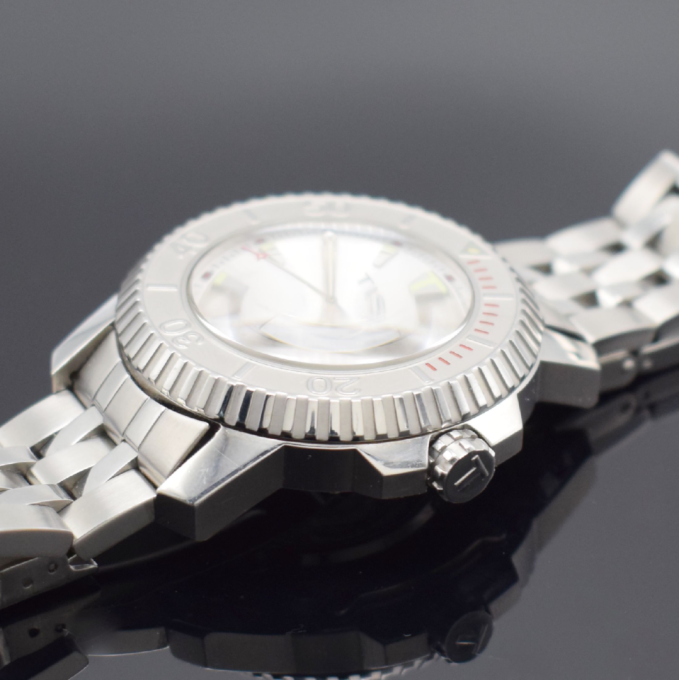 Detail c: TISSOT Seastar 1000 Herrenarmbanduhr in Stahl, Schweiz um 2010, Automatik, Ref. A464/564, beids. vergl. Geh., Boden 6-fach verschr., Krone verschr., ...