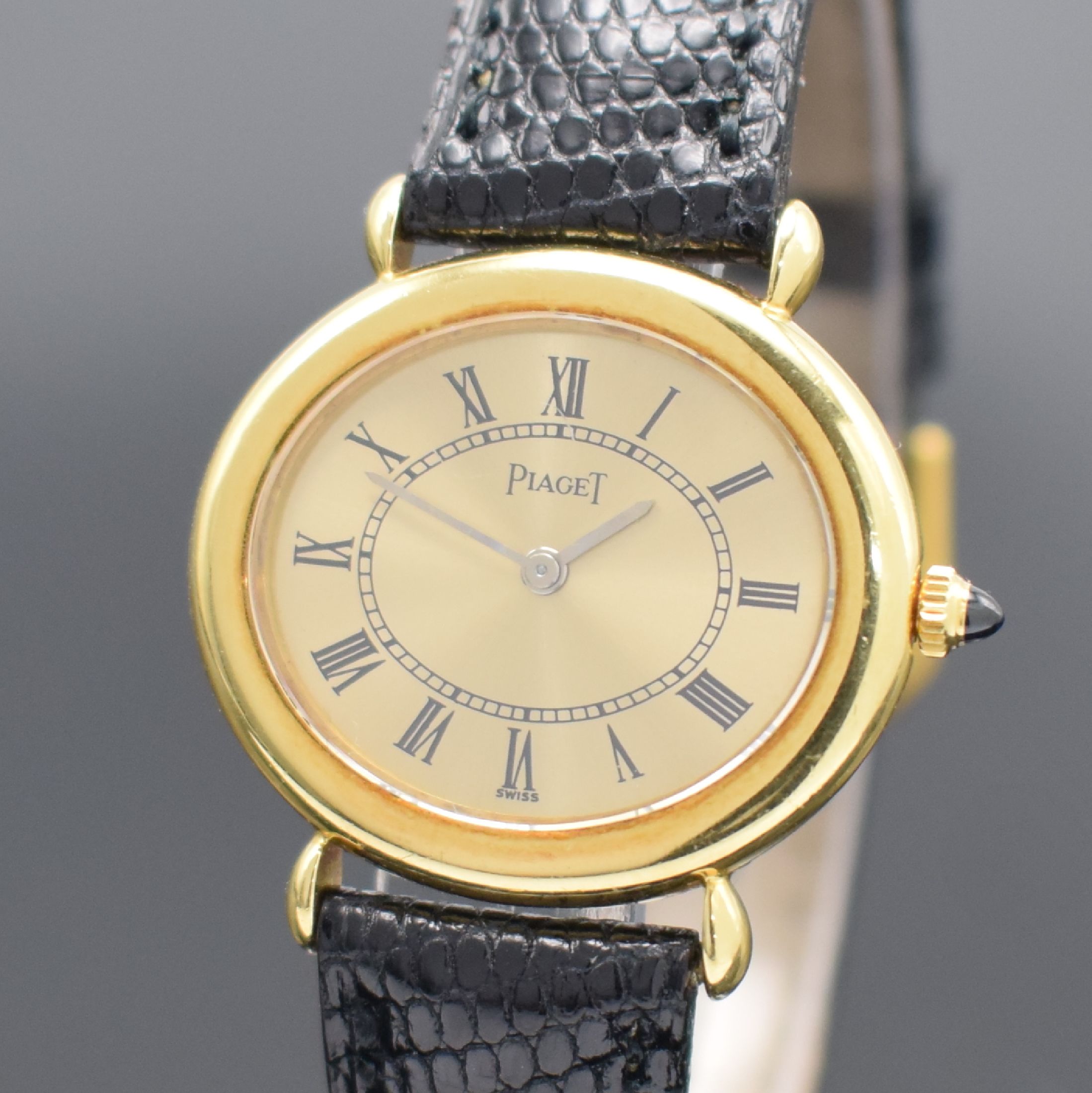 Detail a: PIAGET Damenarmbanduhr in GG 750/000 Referenz 98120, Schweiz um 1980, Handaufzug, 2-teil. Gehäuse, Boden verschr., gold. Zifferbl. m. röm. Zahlen, ...