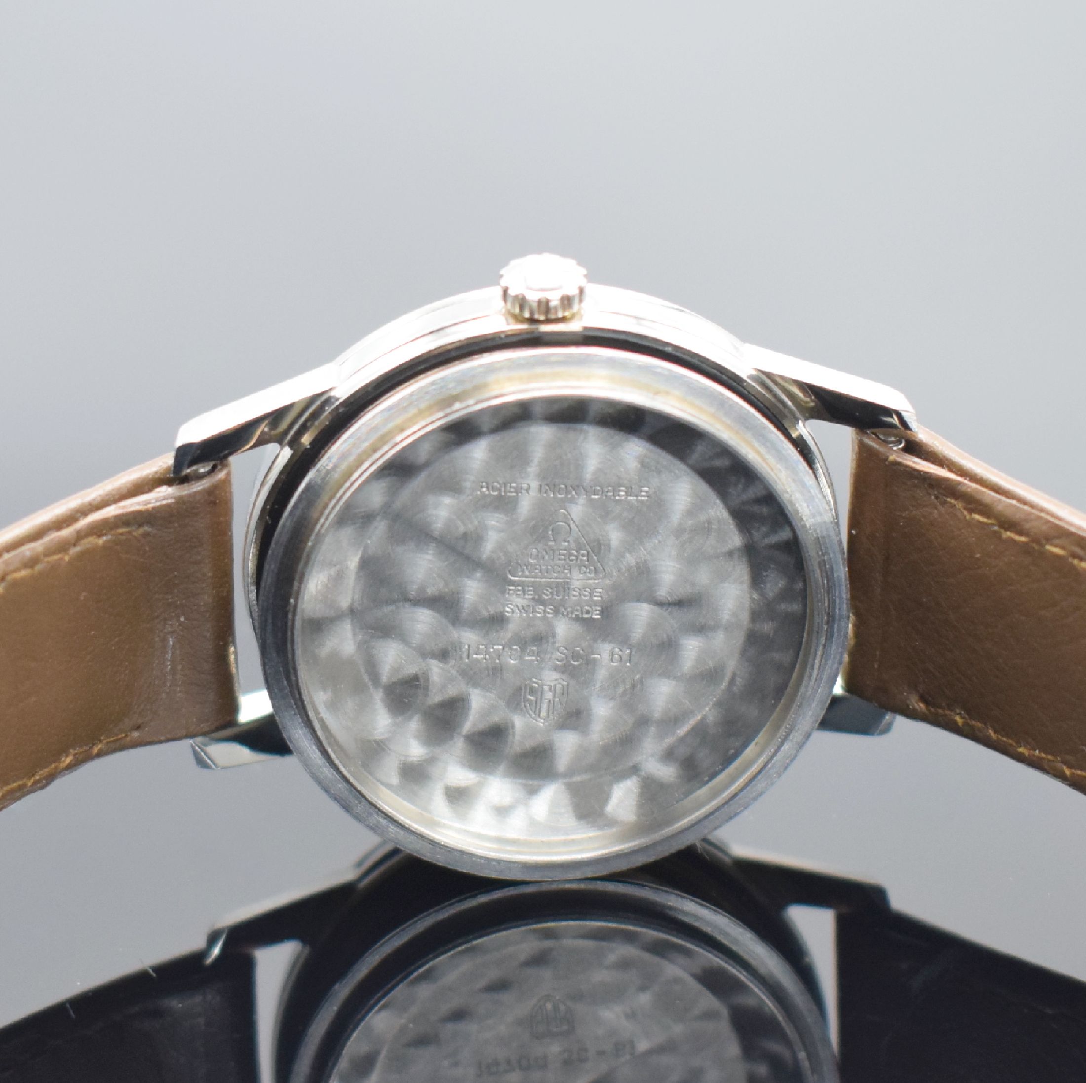 Detail f: OMEGA Geneve nahezu neuwertige Herrenarmbanduhr in Stahl mit Kaliber 591 Referenz 14704 SC-61, Schweiz um 1961, Automatik, 2-teil. Geh., Boden ...