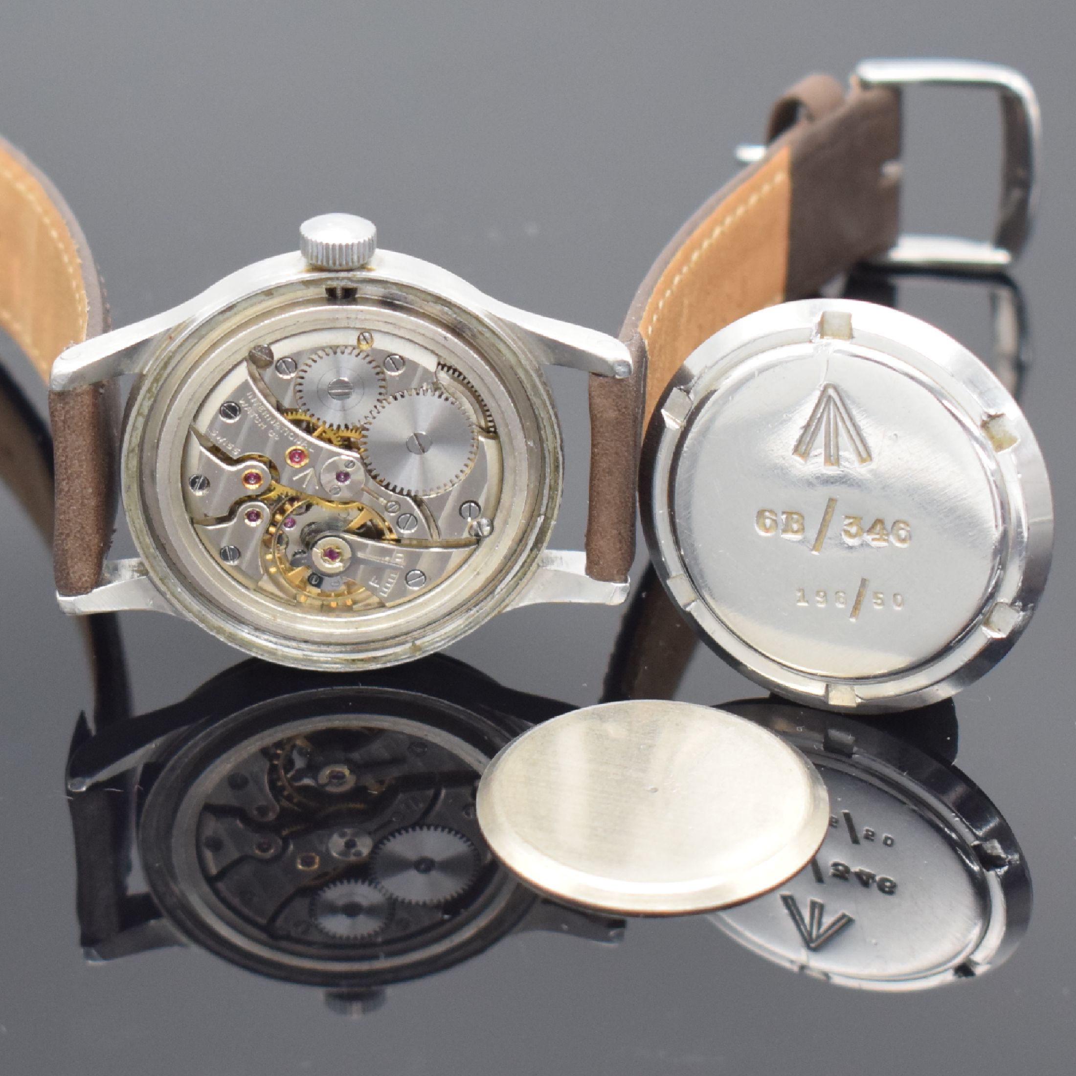 Detail f: IWC Mark XI Fliegeruhr der Royal Air Force, Schweiz um 1950, Handaufzug, verschr. Stahlgeh. m. Weicheisen-Innengehäuse, schwarzes Tritiumzifferbl., ...