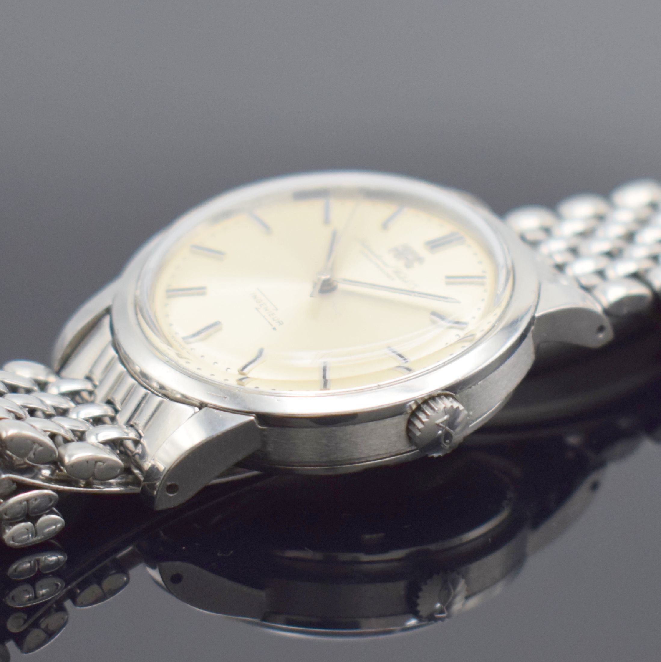 Detail c: IWC Ingenieur Herrenarmbanduhr in Stahl Referenz 666, Schweiz um 1957, Automatik, Geh. mit Weicheisen-Innengeh., Boden geschr., orig. Gay Freres ...