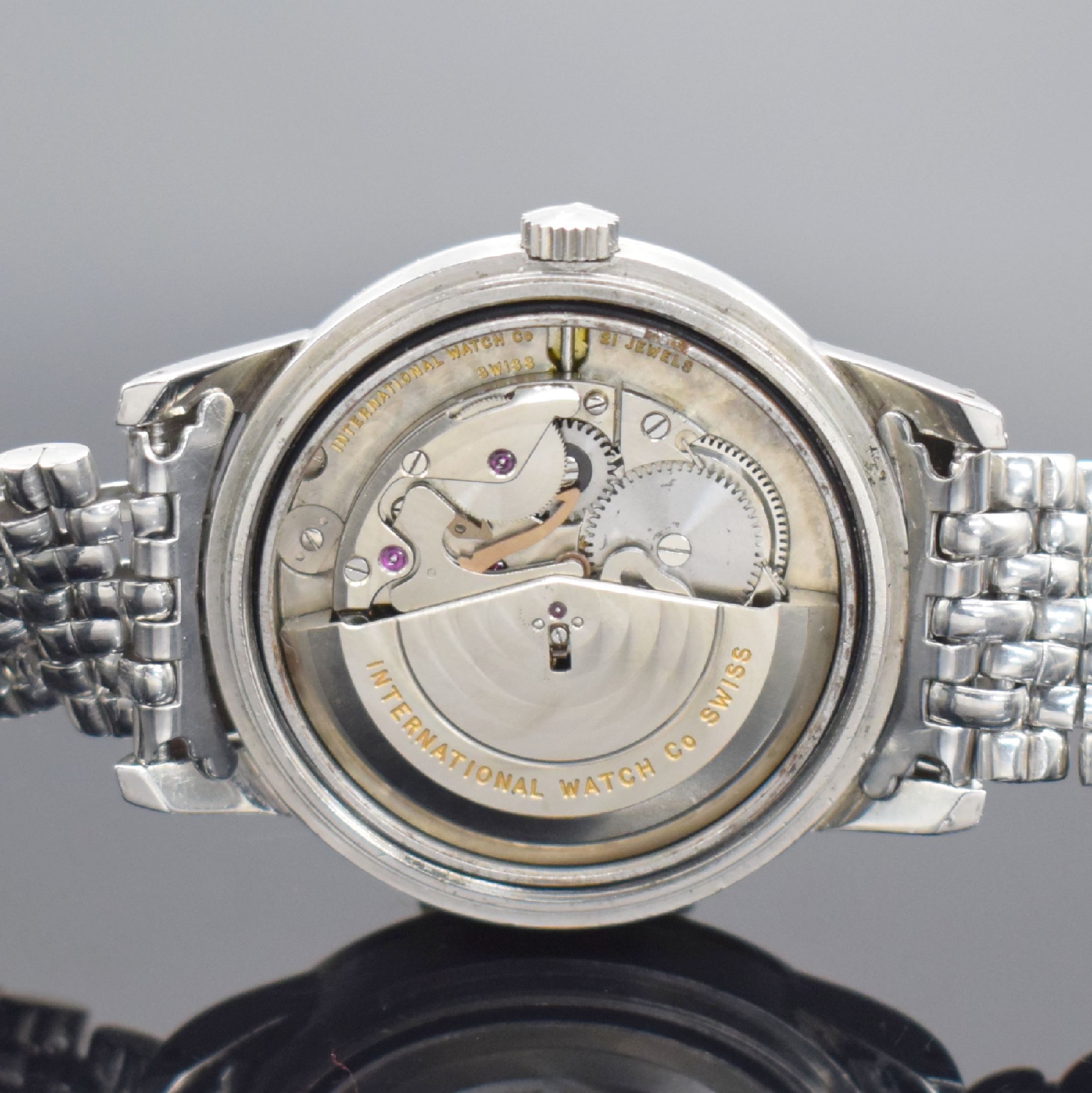 Detail f: IWC Ingenieur Herrenarmbanduhr in Stahl Referenz 666, Schweiz um 1957, Automatik, Geh. mit Weicheisen-Innengeh., Boden geschr., orig. Gay Freres ...