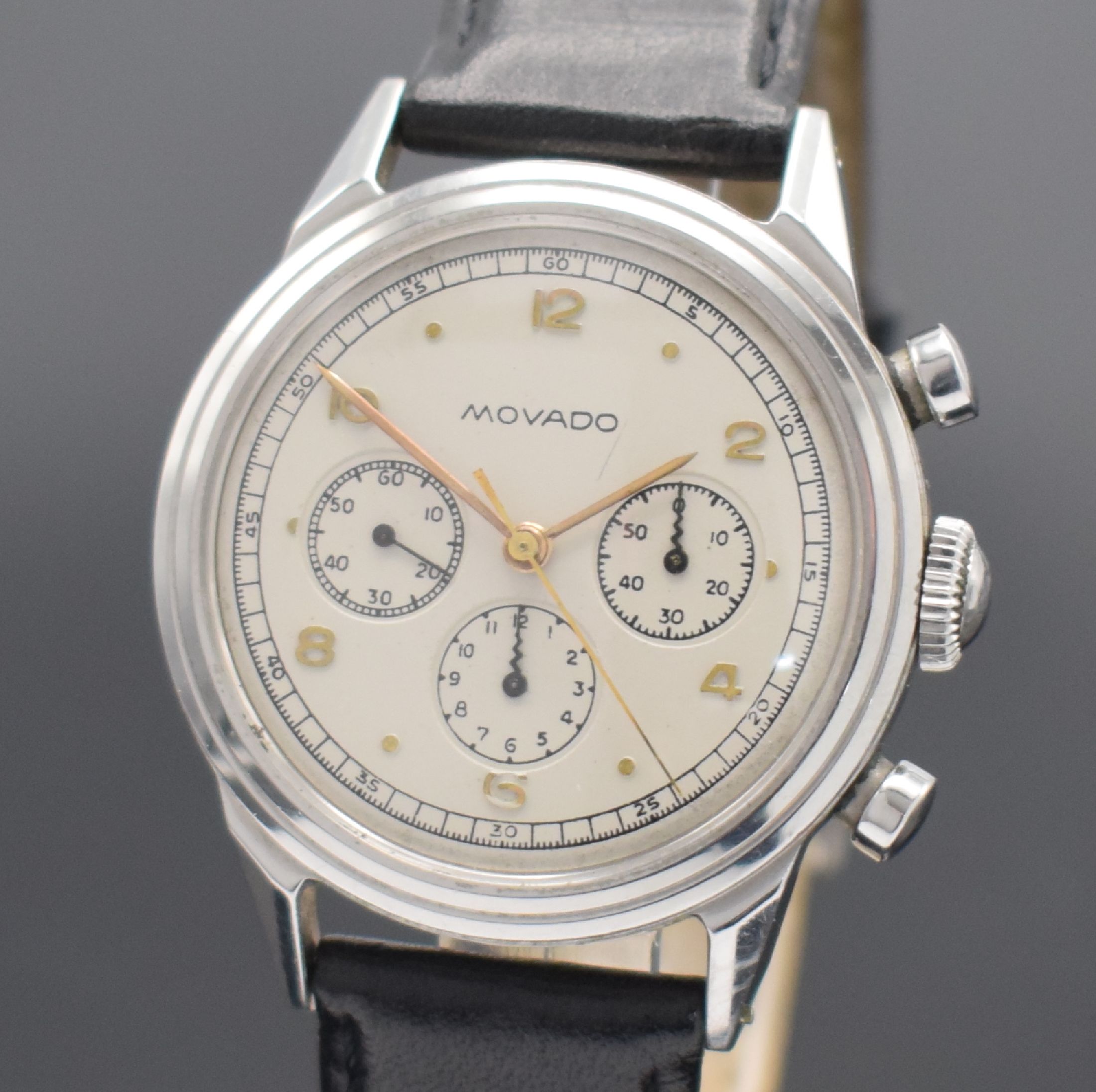 Detail a: MOVADO Chronograph in Stahl mit Kaliber 90, Schweiz um 1955, Handaufzug, 2-teil. Gehäuse, Boden geschr., silb. Zifferbl. rest., gold. Std.-Ind., ...