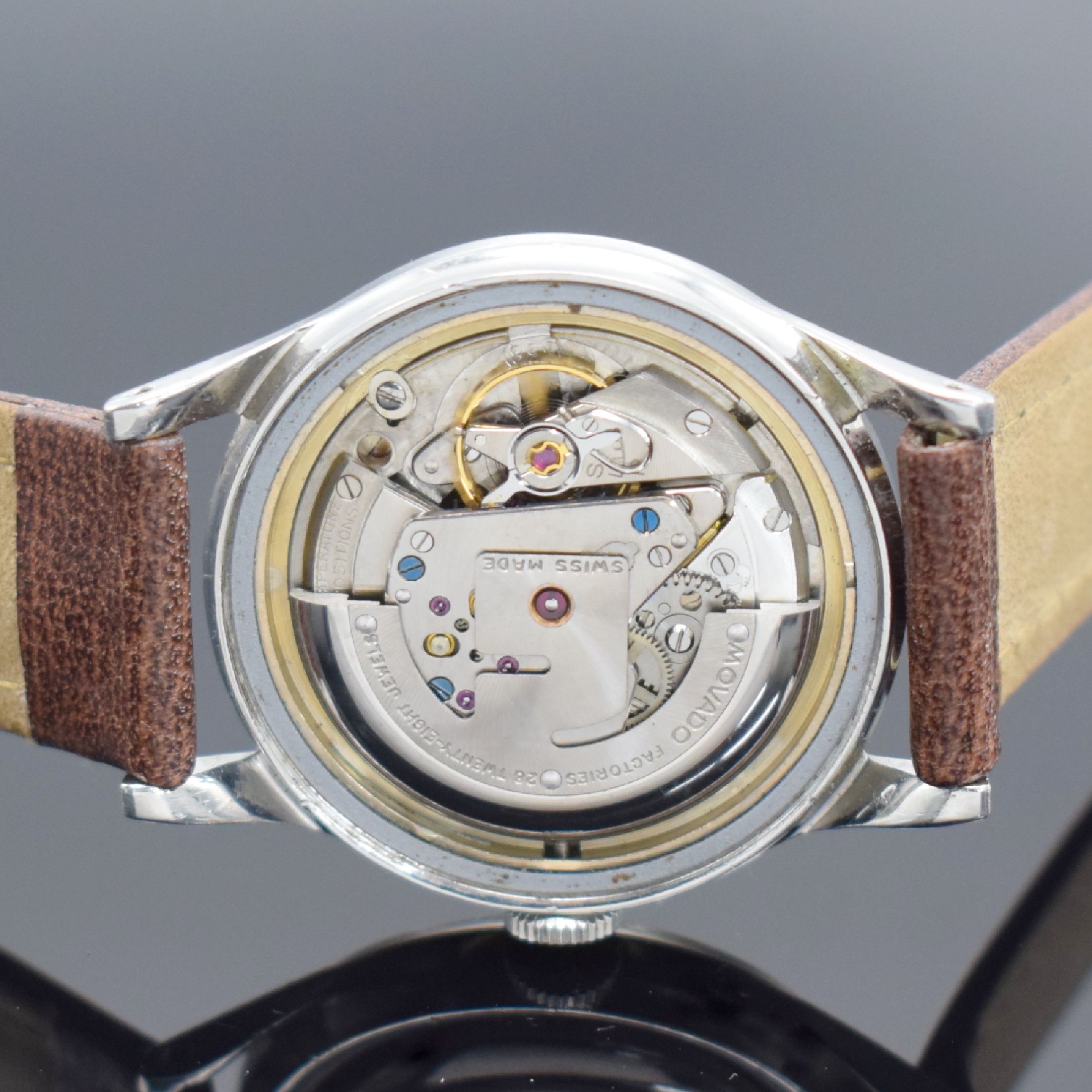 Detail d: MOVADO Kingmatic Chronometer Herrenarmbanduhr , Schweiz um 1965, Automatik, Sub-Sea Geh. in Stahl m. verschr. Boden, schönes silb. Zifferbl. m. ...