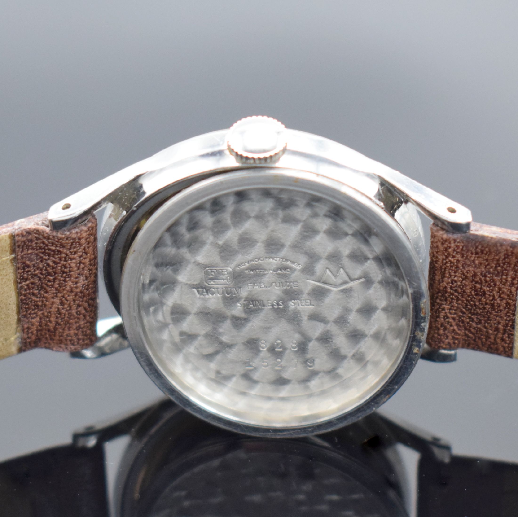 Detail e: MOVADO Kingmatic Chronometer Herrenarmbanduhr , Schweiz um 1965, Automatik, Sub-Sea Geh. in Stahl m. verschr. Boden, schönes silb. Zifferbl. m. ...