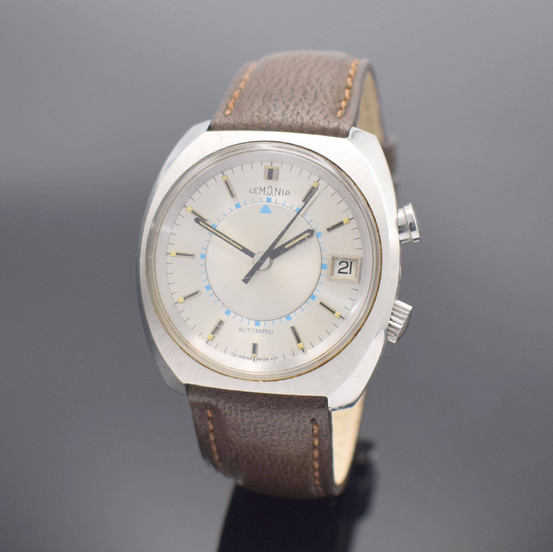 LEMANIA Armbandwecker in Stahl, Schweiz um 1970, Automatik, tonneauförm. Geh., Boden geschr., silb. Zifferbl. m. aufges. Std.-Ind., schwarze Zeiger, ...