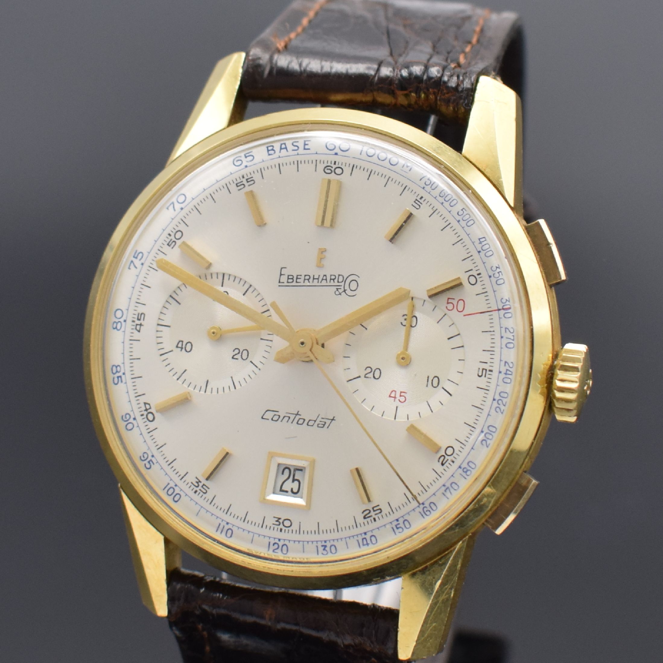 Detail a: EBERHARD & CO. Contodat Armbandchronograph mitSchaltrad in GG 750/000, Schweiz um 1968, Handaufzug, Boden & Glasrand aufgedr., Korrekturdr. seitl. b. ...