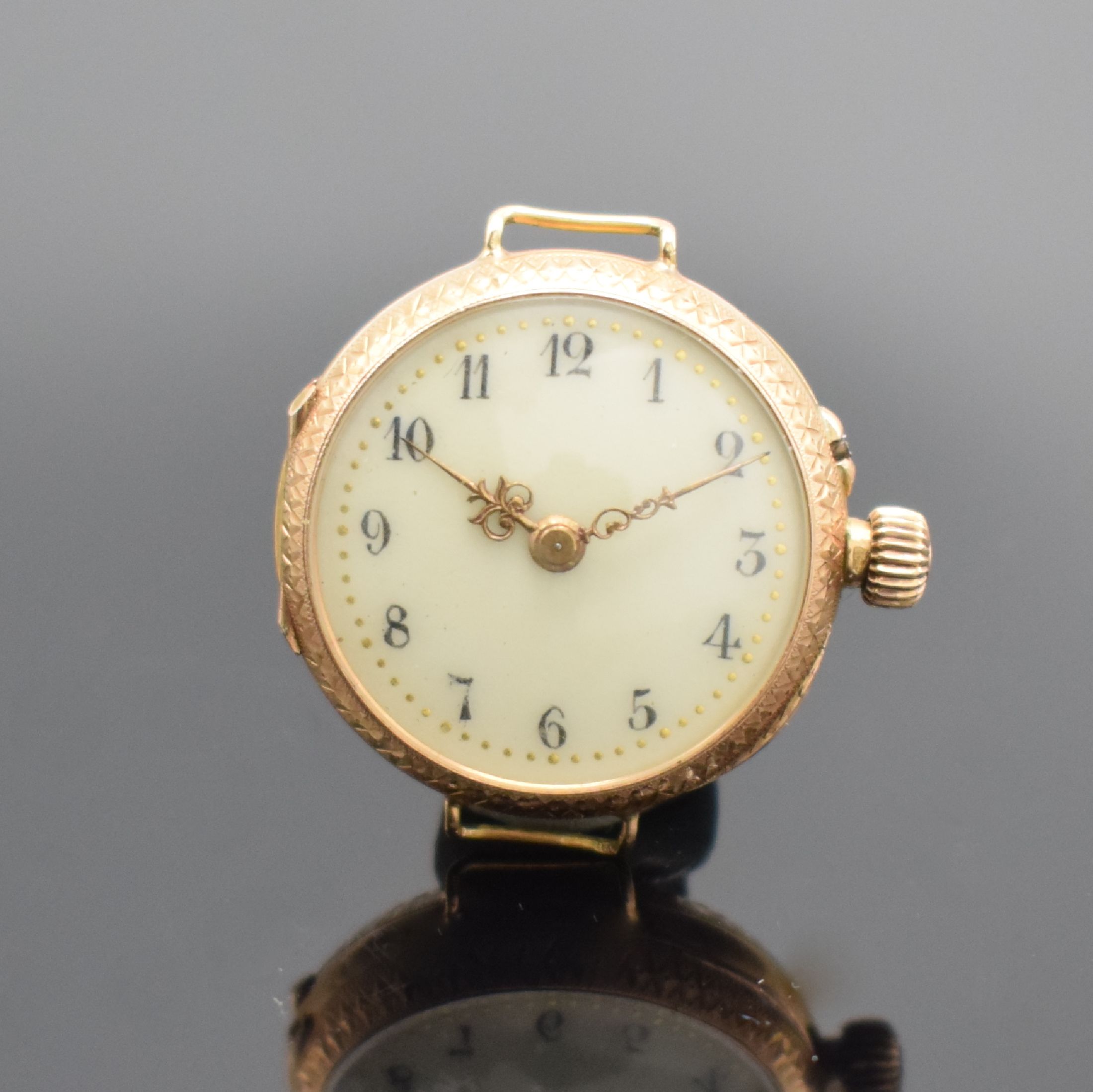 Detail a: Frühe kleine Gold-Email Damenarmbanduhr in RG 750/000, Schweiz um 1910, Handaufzug, Scharniergeh. m. Goldcuvette, Rückdeckel transluzid blau ...