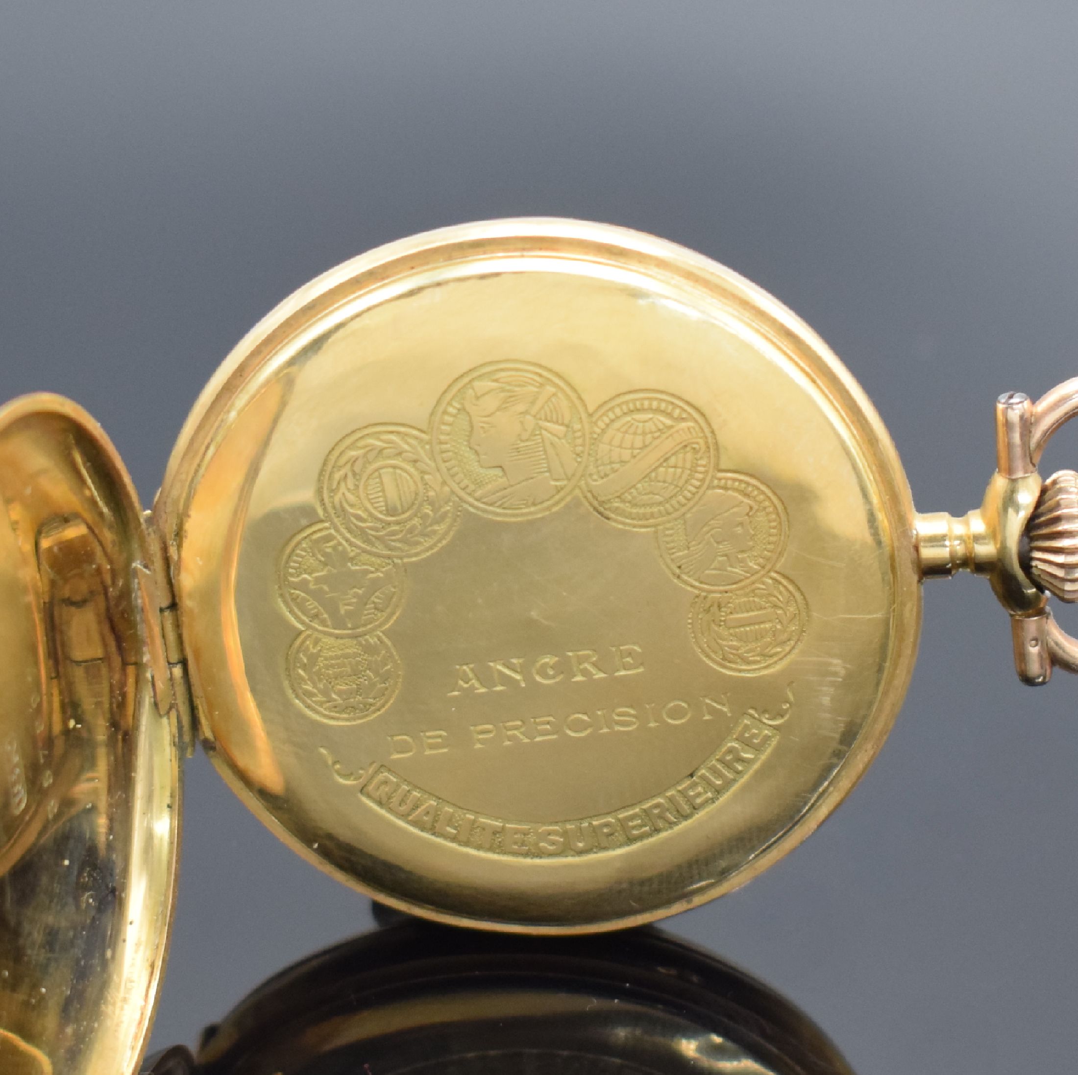 Detail p: 3 offene Goldtaschenuhren in GG 750/000, England / Schweiz um 1880 - 1900, 1. schwere englische Spitzzahnanker-Uhr im vollgrav. Geh., Emailzifferbl., ...