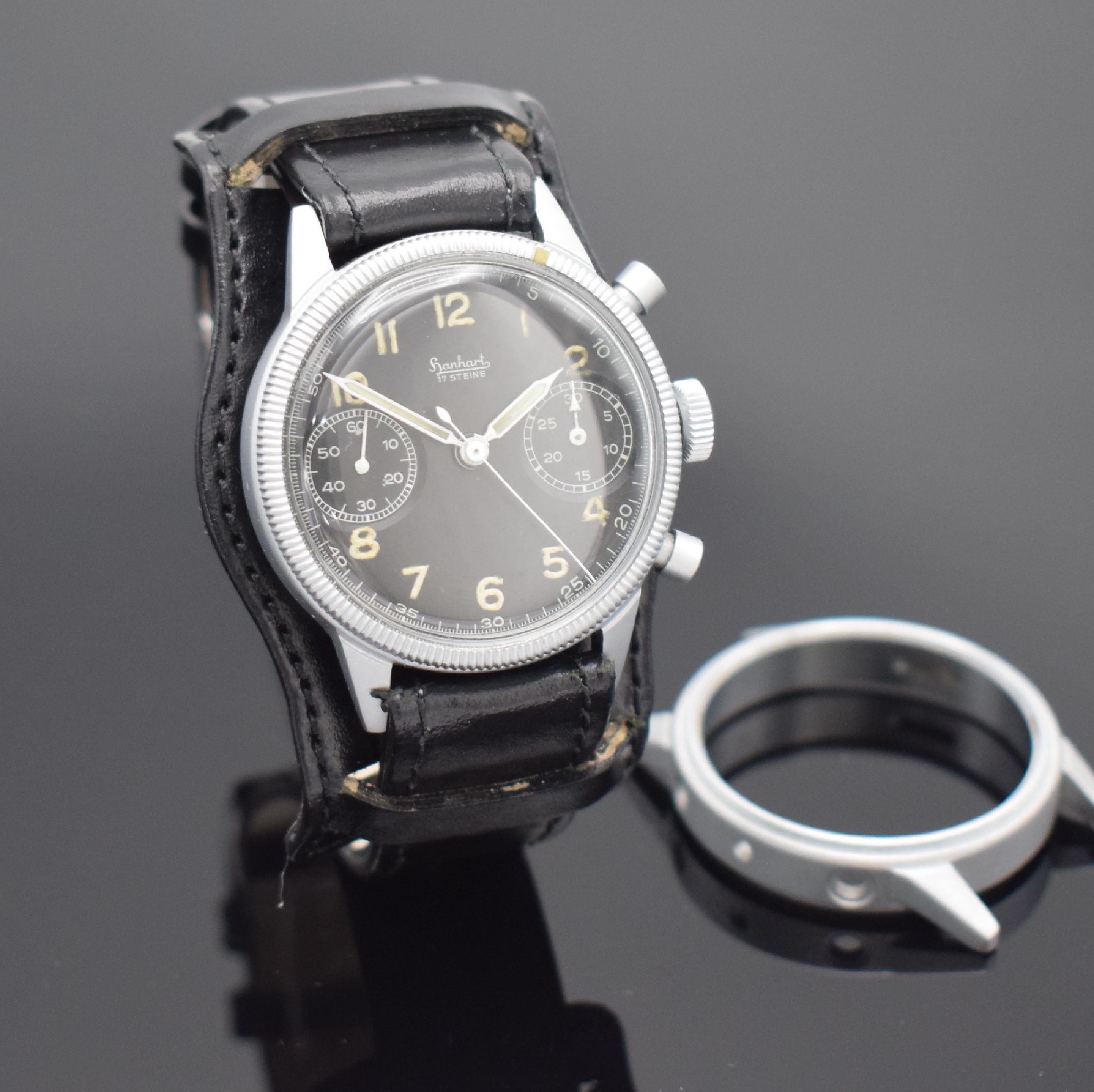 Detail d: HANHART Flyback Fliegerchronograph der Bundeswehr Typ 417, Deutschland um 1960, Handaufzug, verchr. Messinggeh., Boden aufgedr., beids. drehb. ...