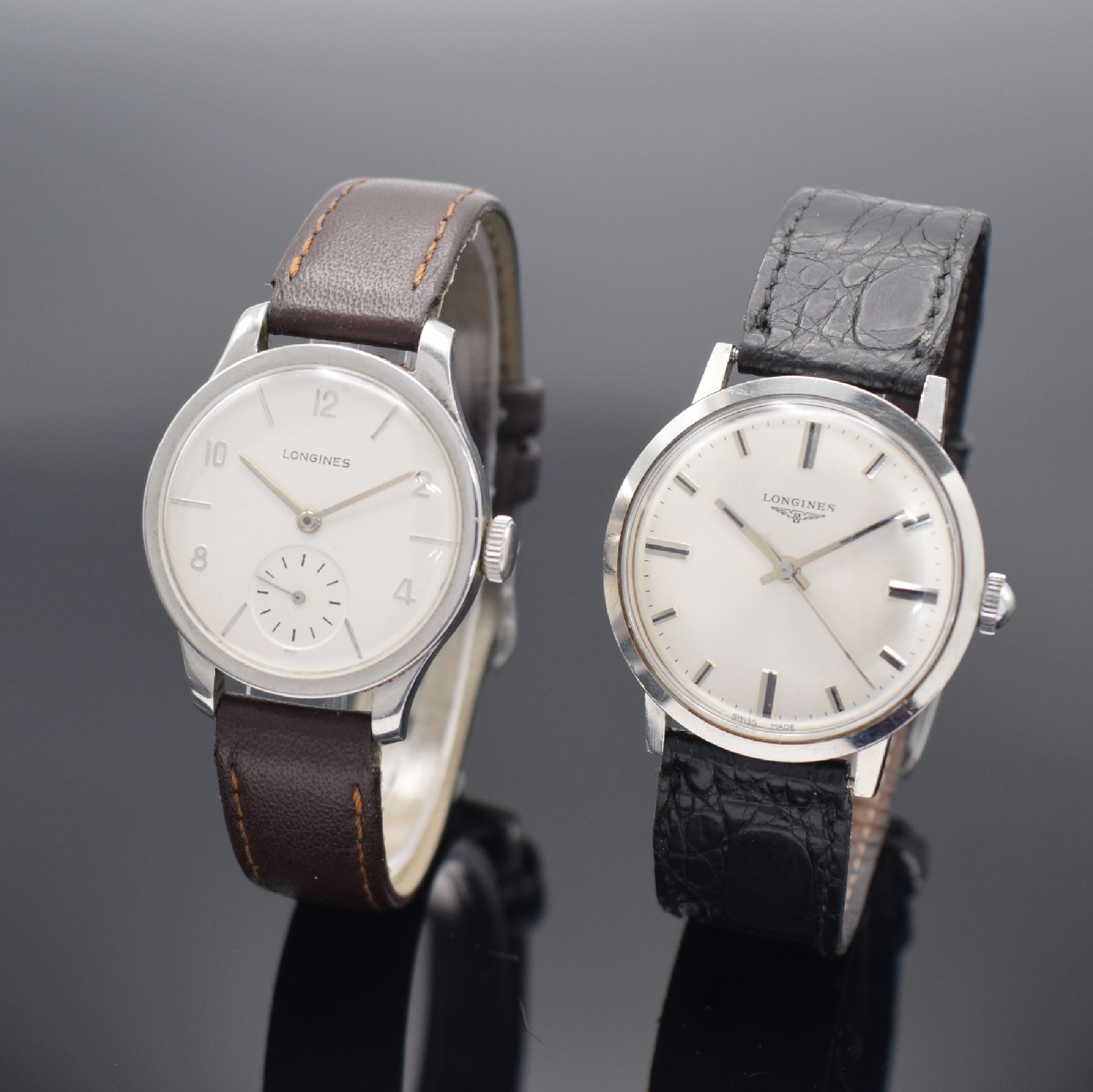2 LONGINES Herrenarmbanduhren in Stahl, Schweiz, Handaufzug, 1) um 1967, Boden geschr., silb. Zifferbl., Kal. 284, 17 St., Feinreg., D. ca. 35 mm, ...