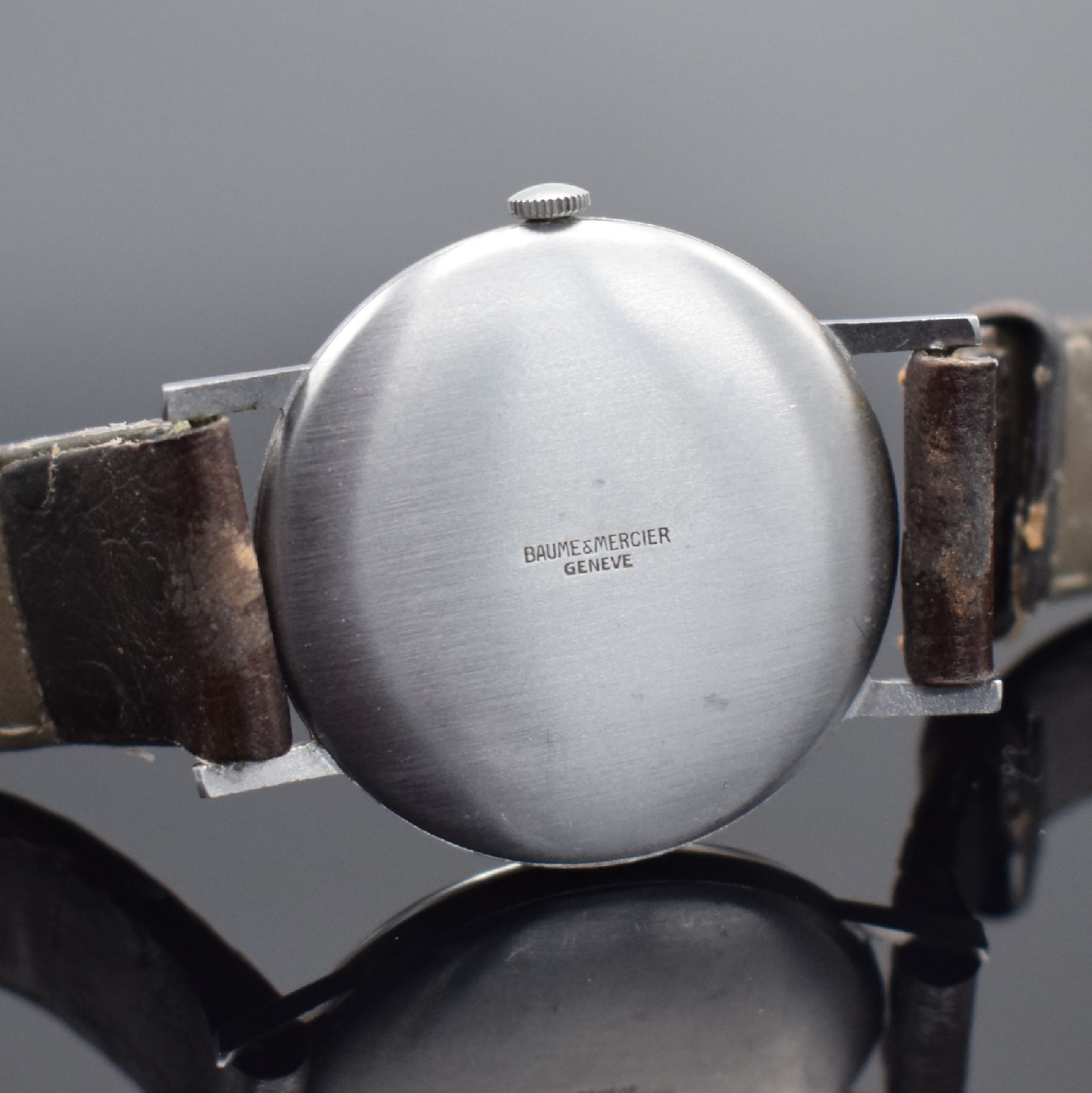 Detail i: GLYCINE & BAUME MERCIER 2 Herrenarmbanduhren in Stahl, Schweiz, 1) Baume & Mercier um 1940, Boden aufgedr., silb. Zifferbl. fl., gebl. Zeiger, Kal. ...