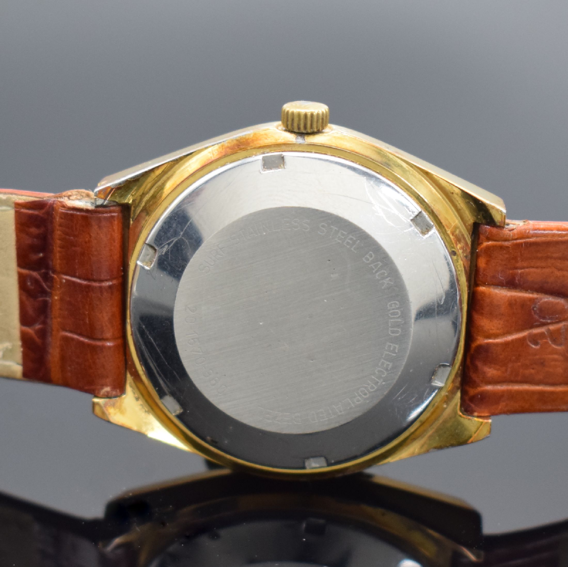 Detail i: OMEGA & ZENITH 2 vergoldete Herrenarmbanduhren, Schweiz um 1970, Automatik, 1) Omega mit geschr. Boden, gold. Zifferbl., Datum, verg. Werk Kal. 1012, ...