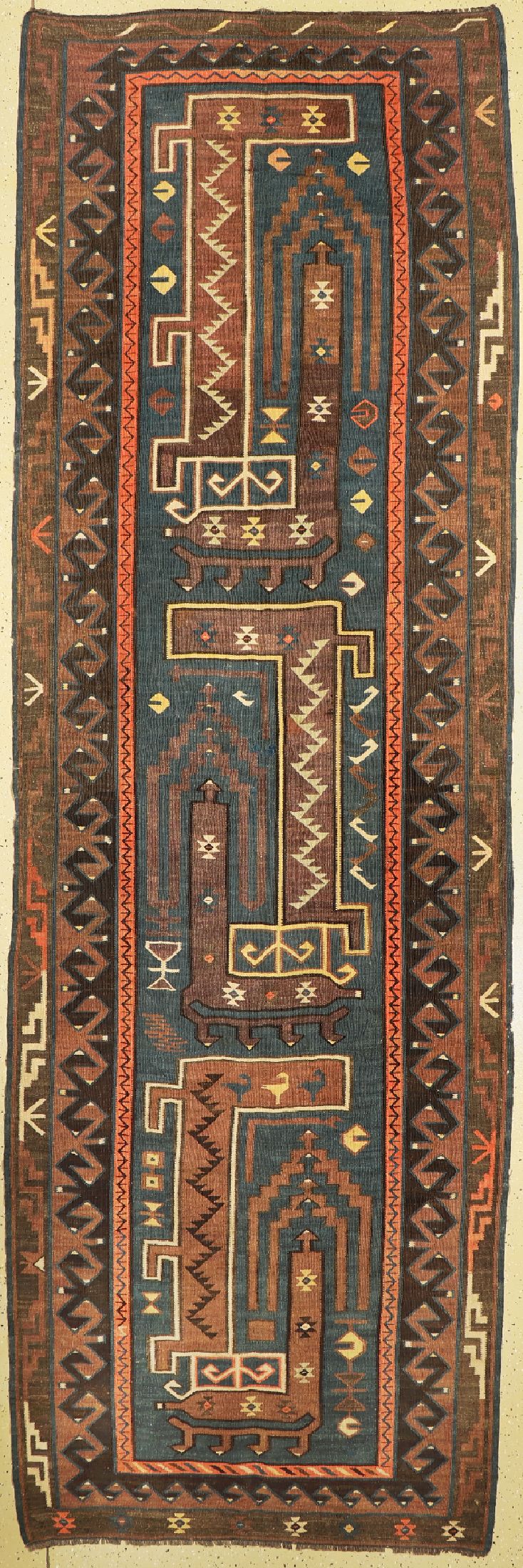 Antiker Avar Kelim, Kaukasus, um 1900, Wolle auf Wolle, ca. 424 x 140 cm, EHZ: 2(mehrere kleiner Löcher)