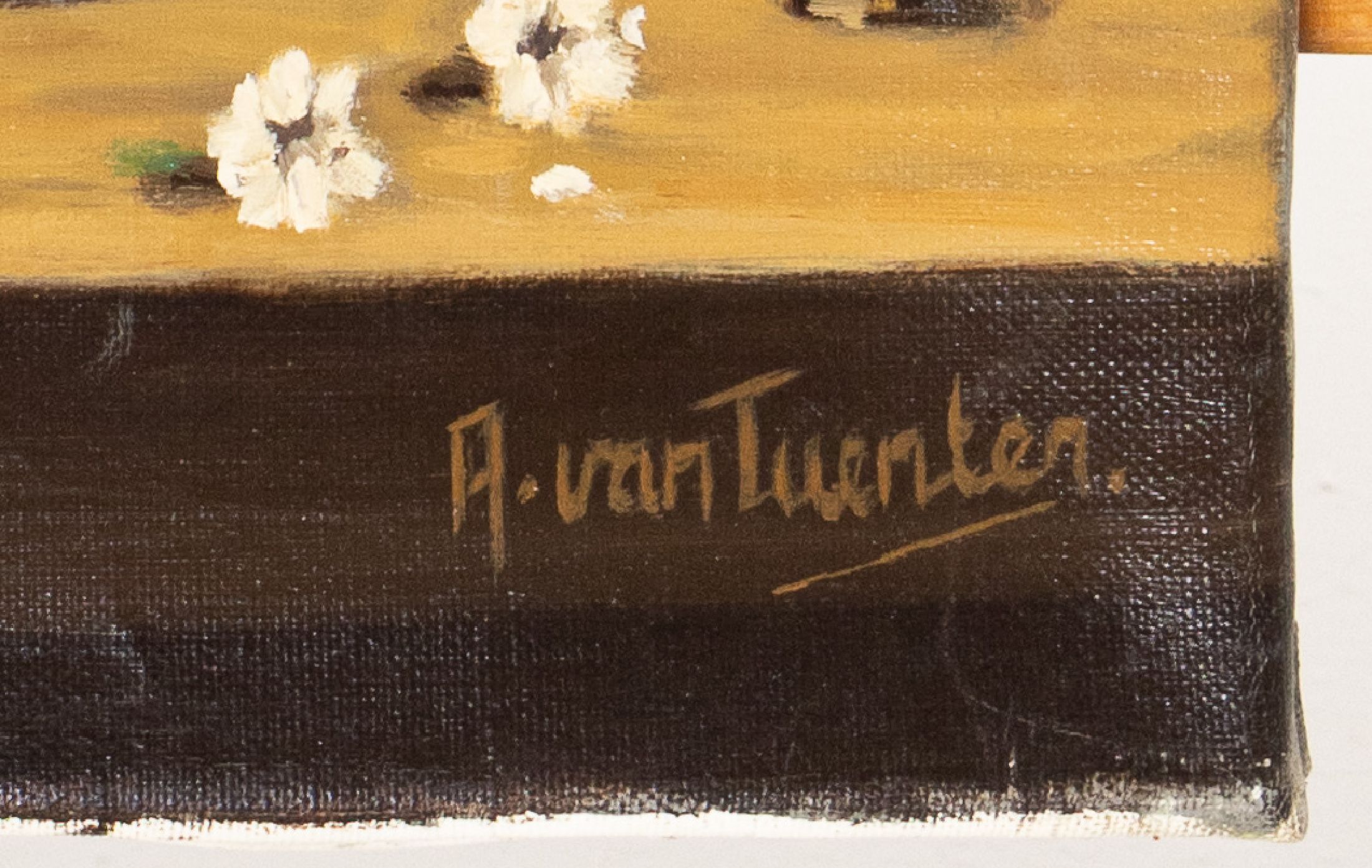 Detail a: Ans van Tuenter, geb. 1943 Amsterdam, Stillleben mit Blumenstrauß und diversen Gefäßen, Öl/Lwd, signiert, 50x60 cm