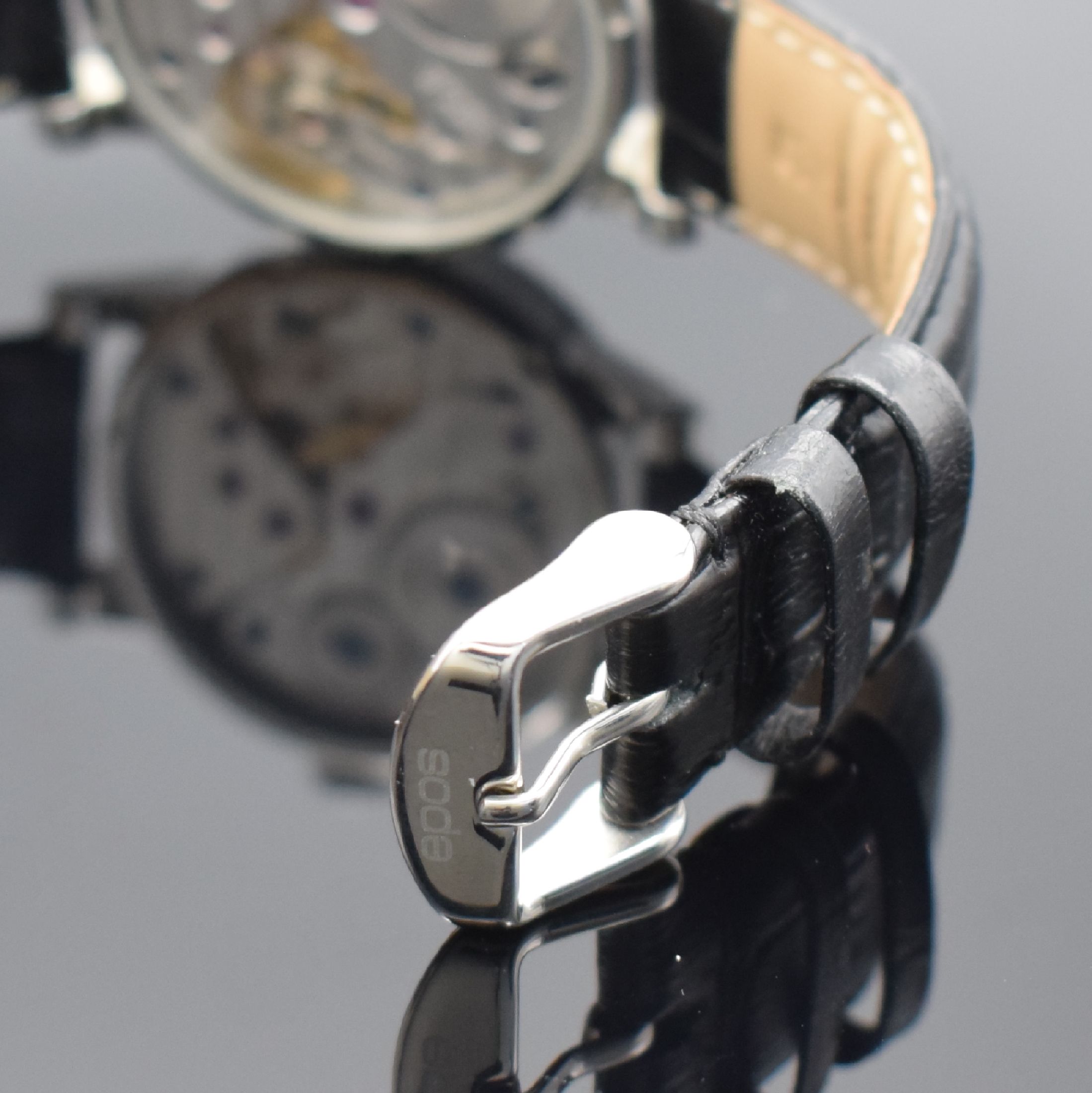 Detail b: EPOS Herrenarmbanduhr Sophistiquée, Handaufzug, Schweiz um 2010, beids. vergl. Edelstahlgeh. inkl. orig. Lederband m. orig. Dornschl., Boden ...